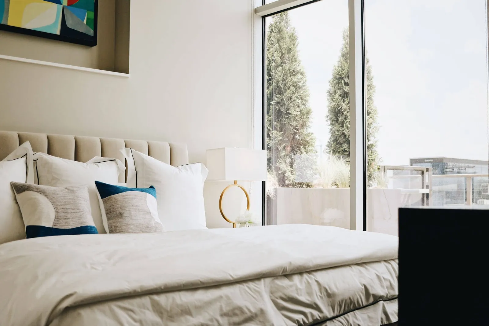 bedroom-kingbed-2