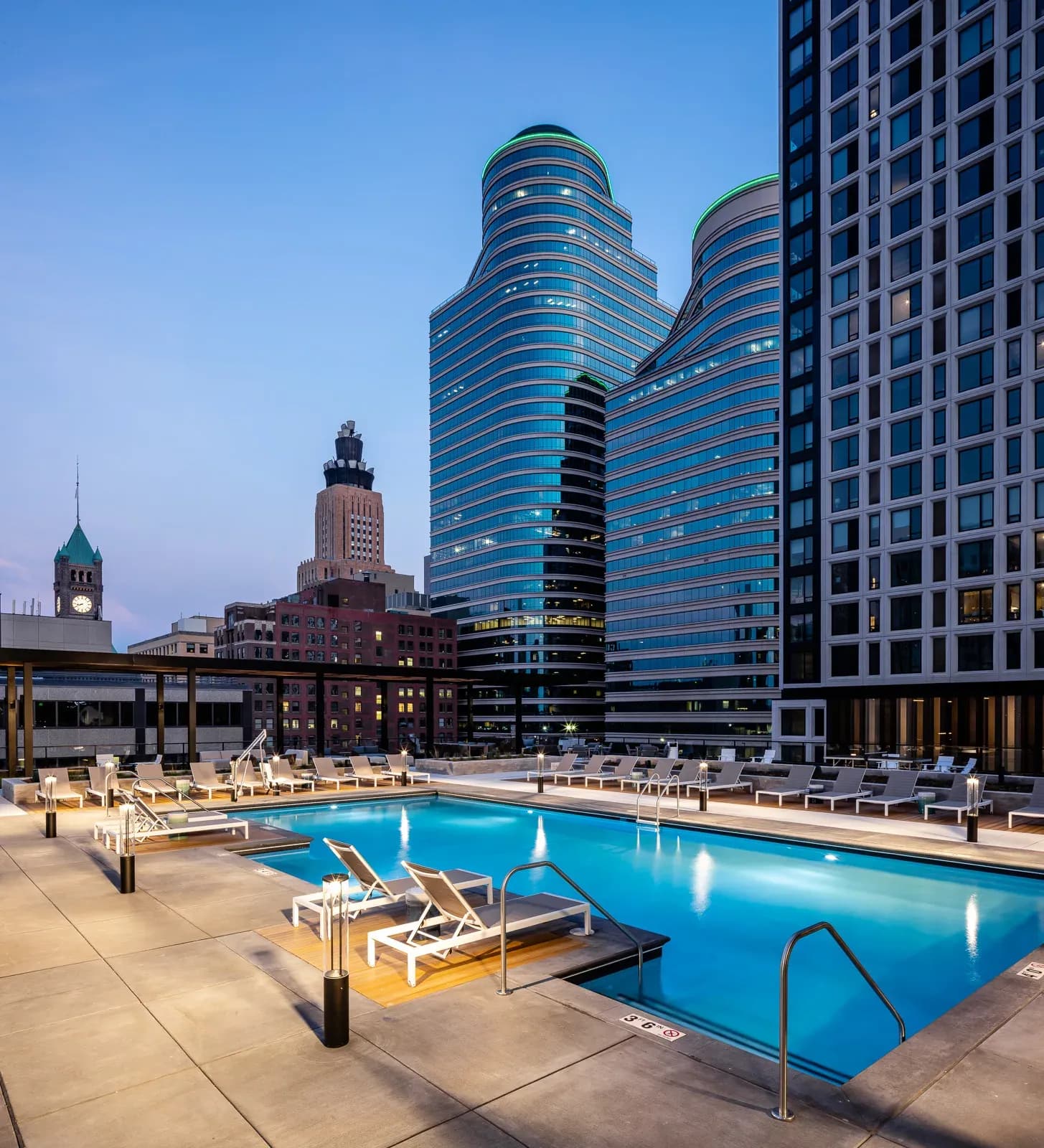 amenities-pool