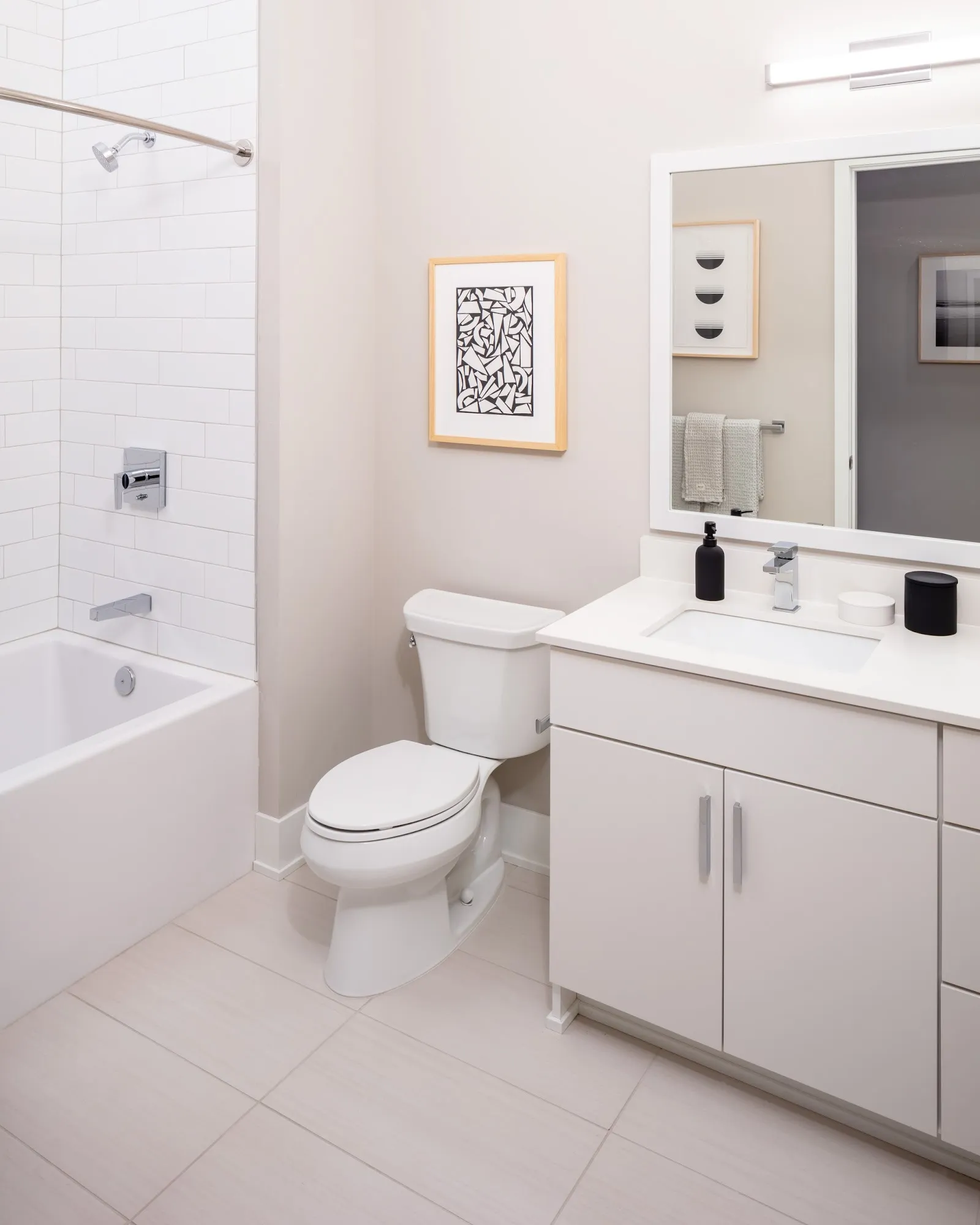 bathroom-bathtub