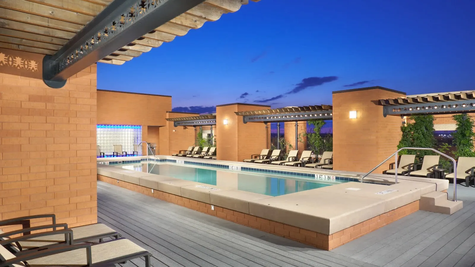 amenities-pool