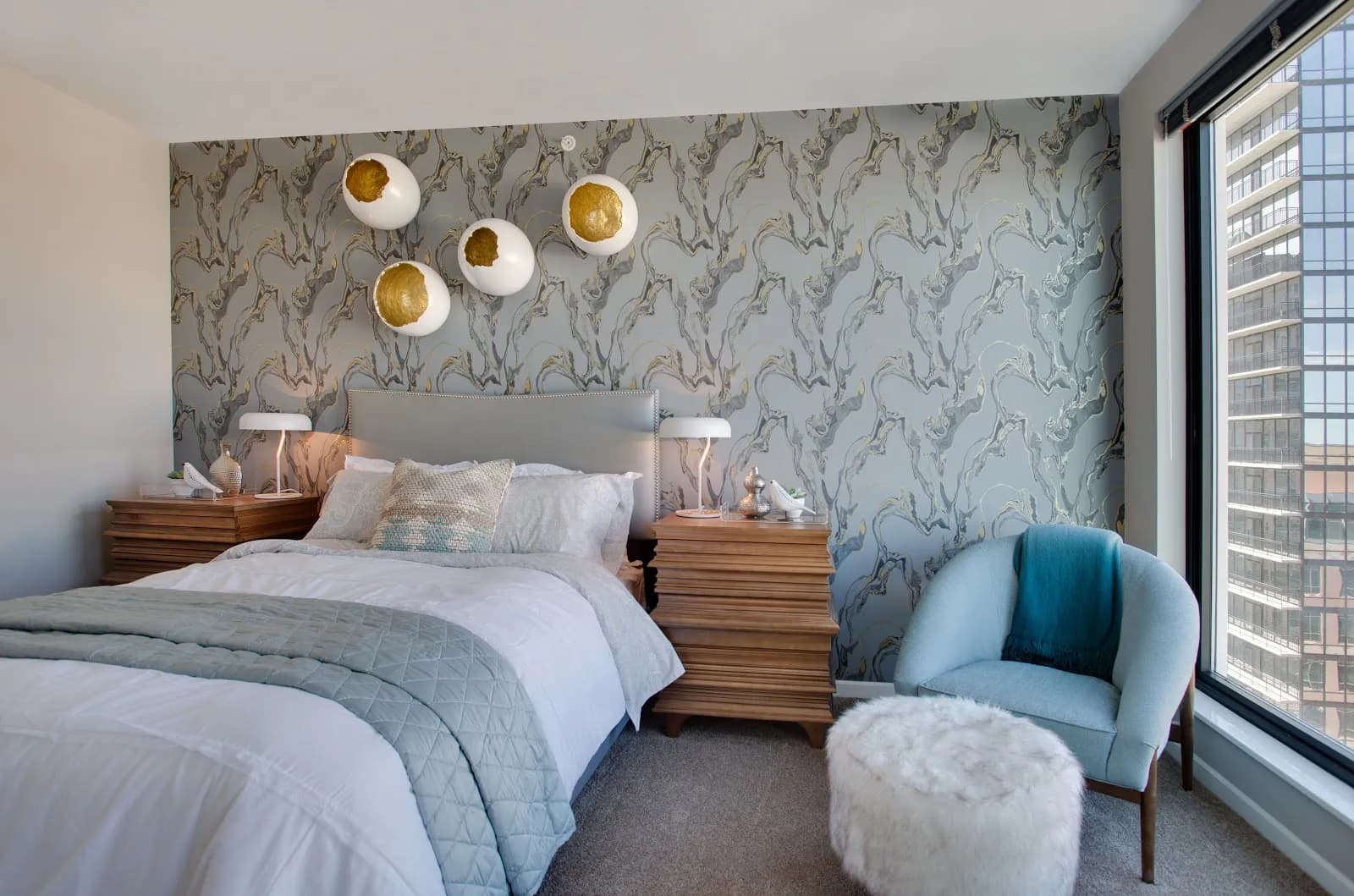 bedroom-queenbed