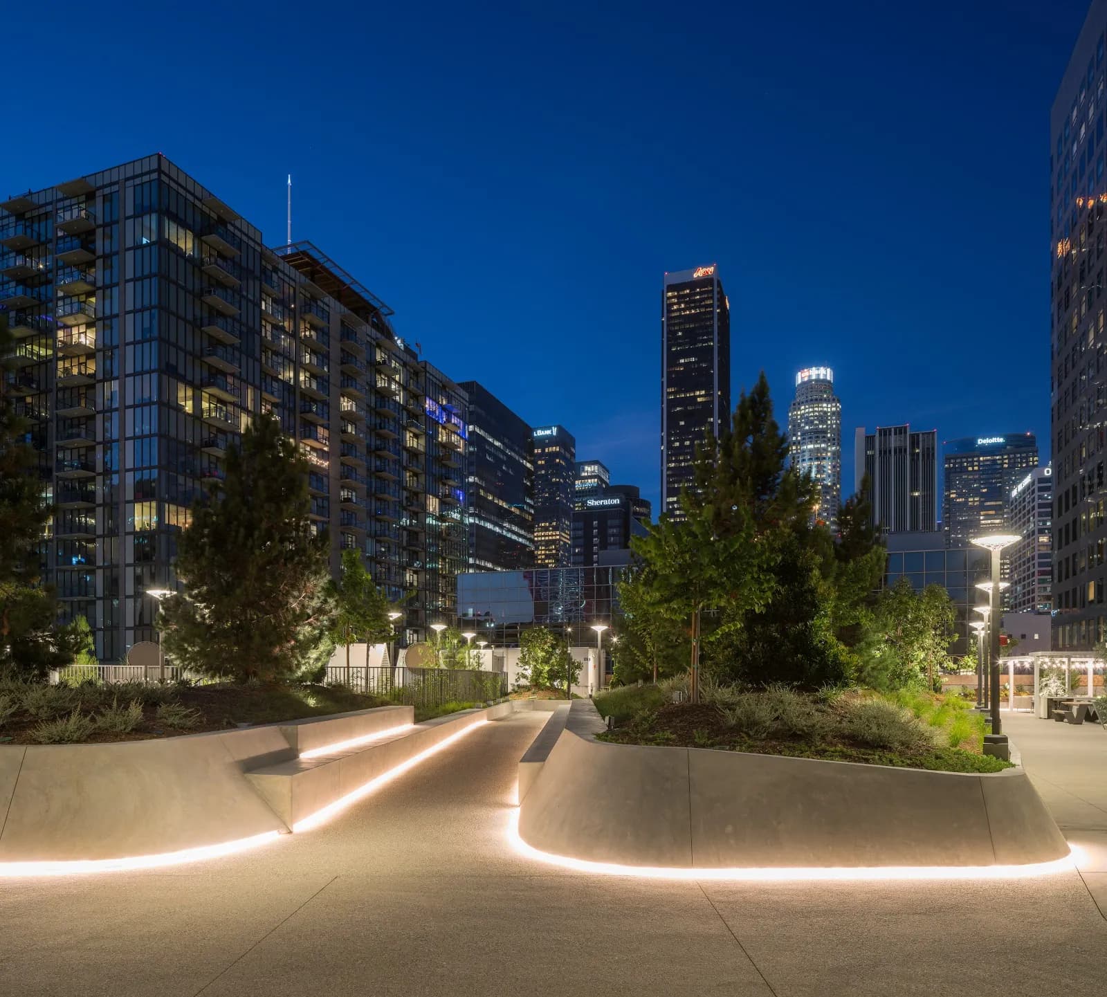 amenities-courtyard