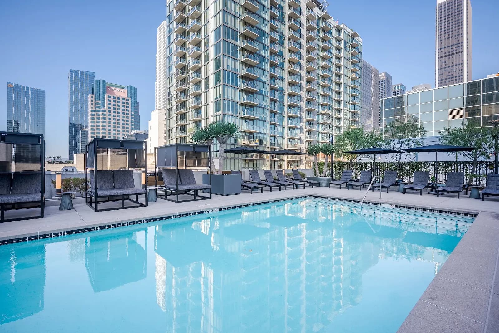 amenities-pool