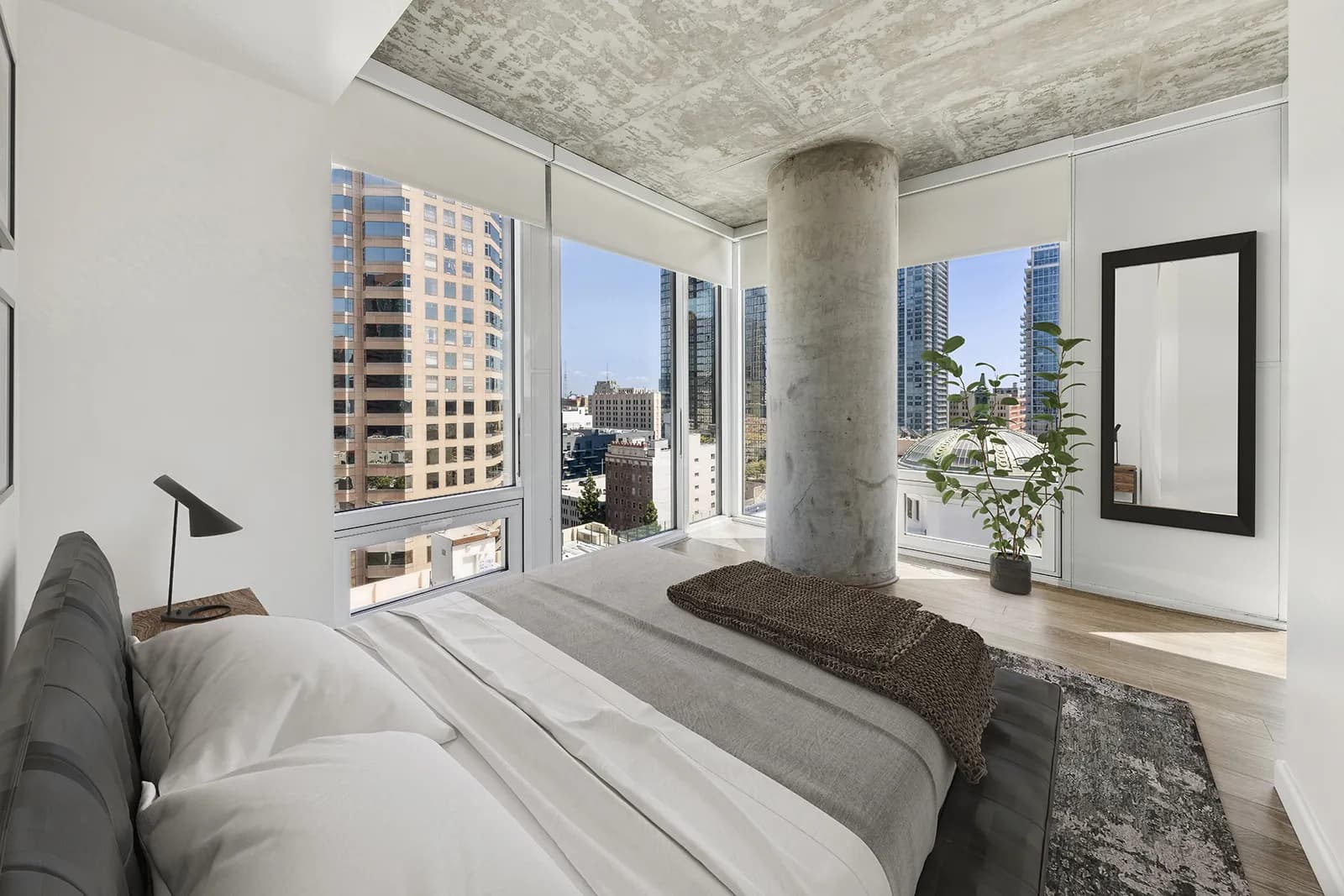bedroom-kingbed