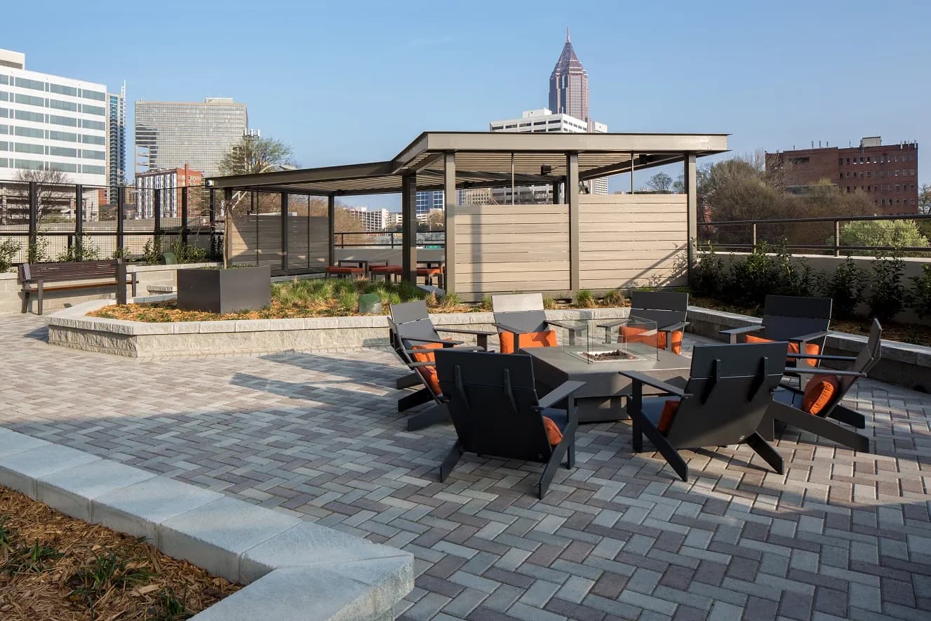 amenities-courtyard