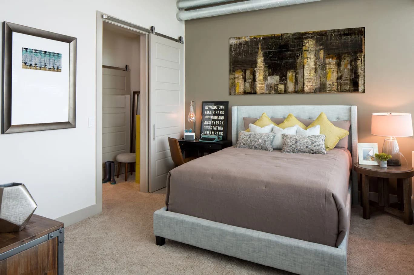 bedroom-queenbed