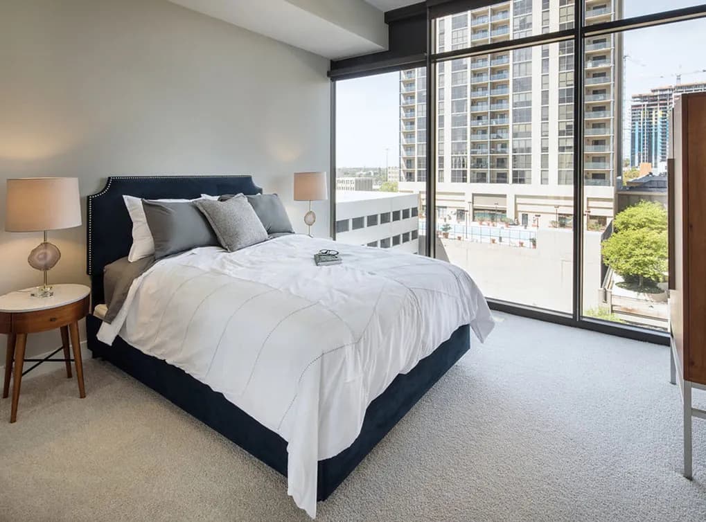 bedroom-queenbed