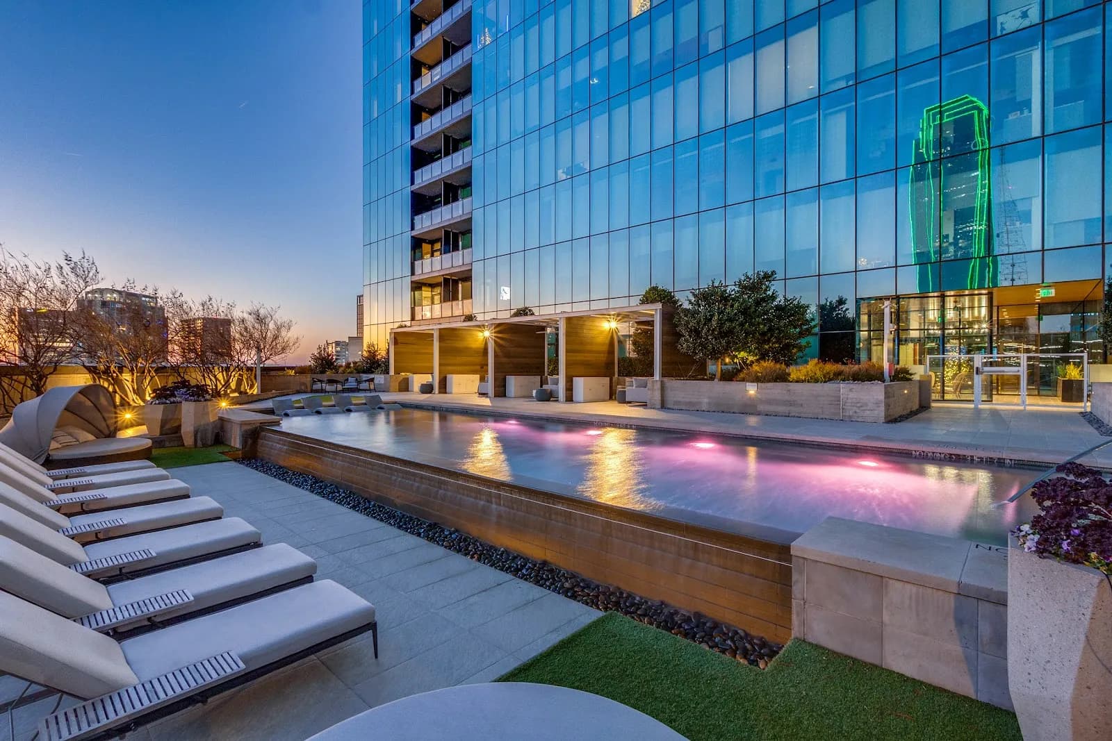 amenities-pool