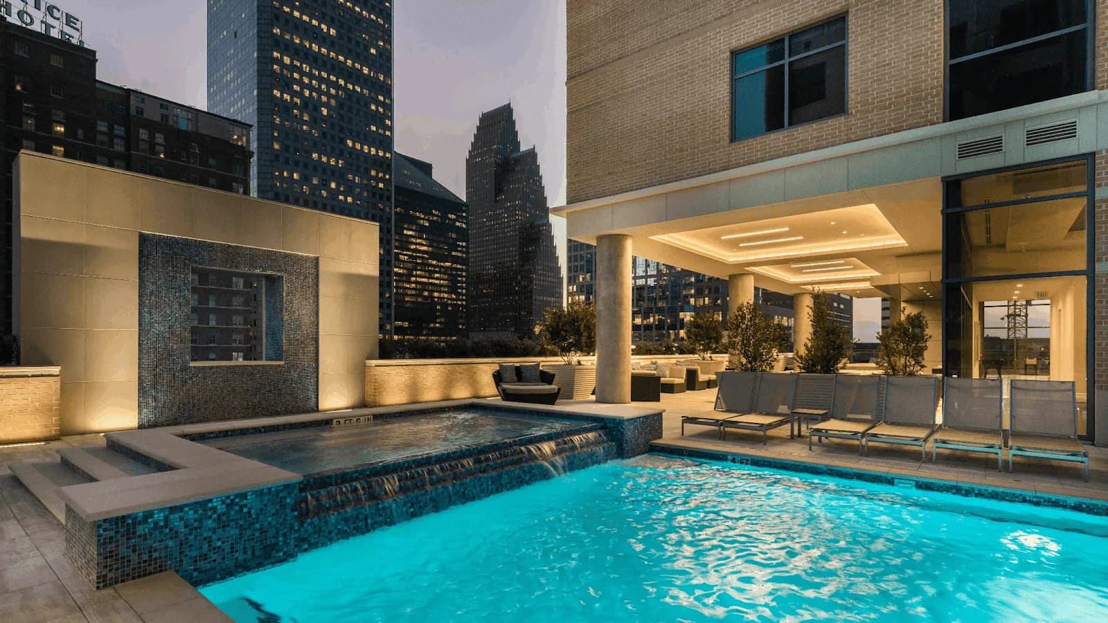 amenities-pool