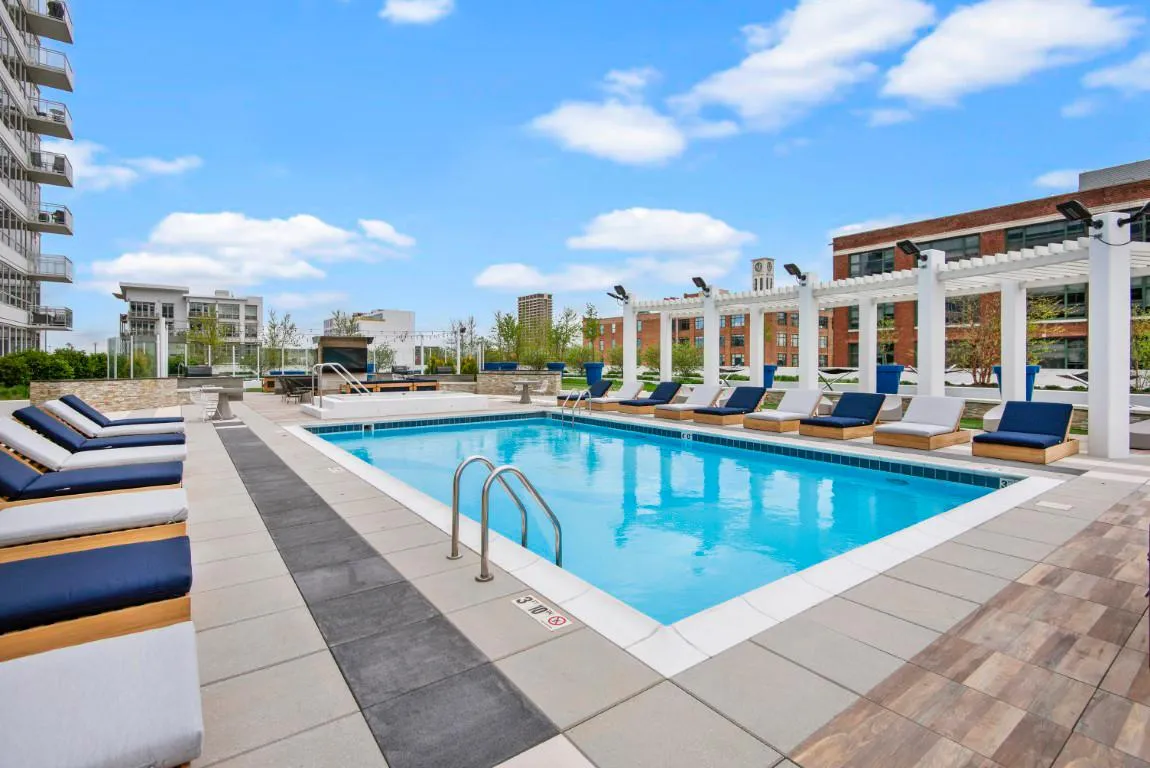 amenities-pool