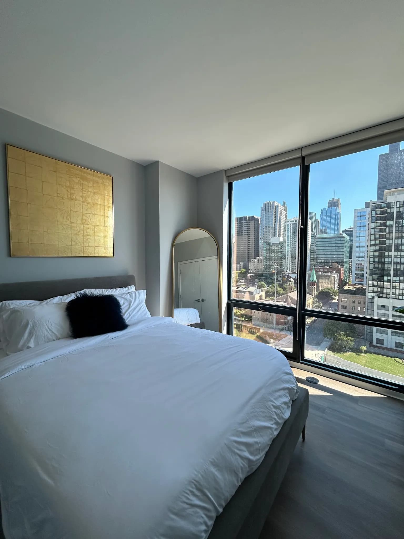 bedroom-kingbed
