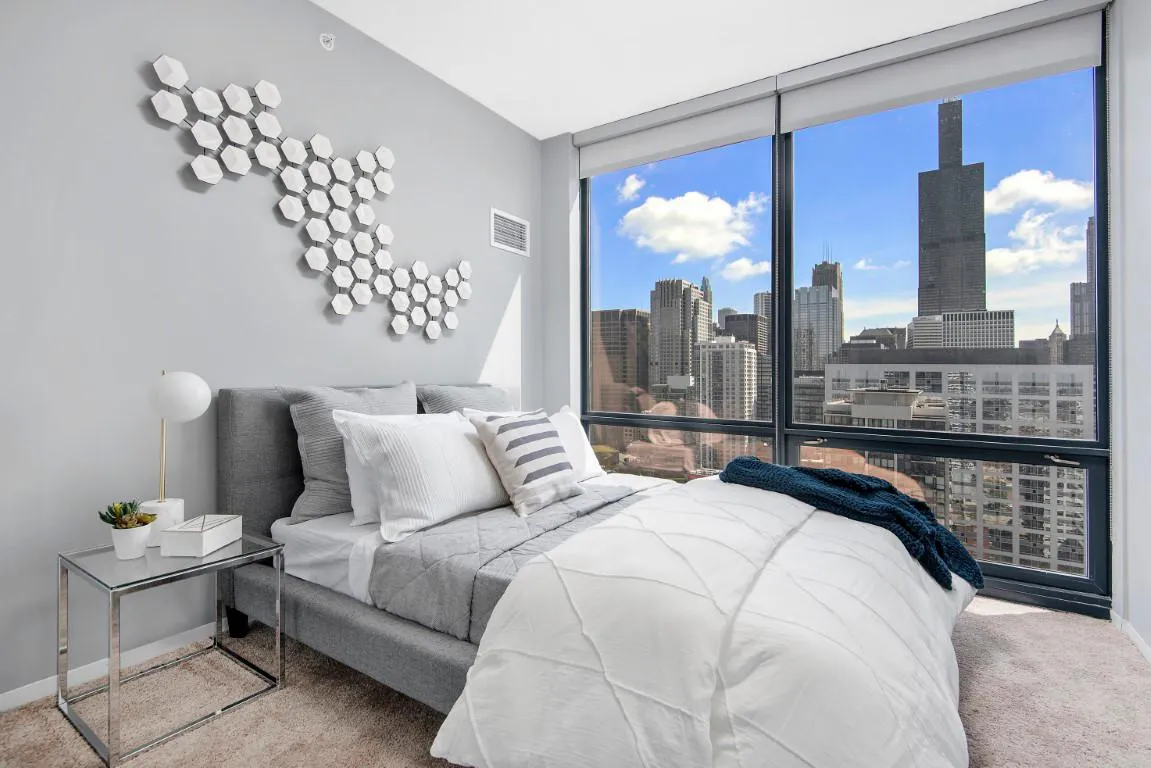 bedroom-queenbed