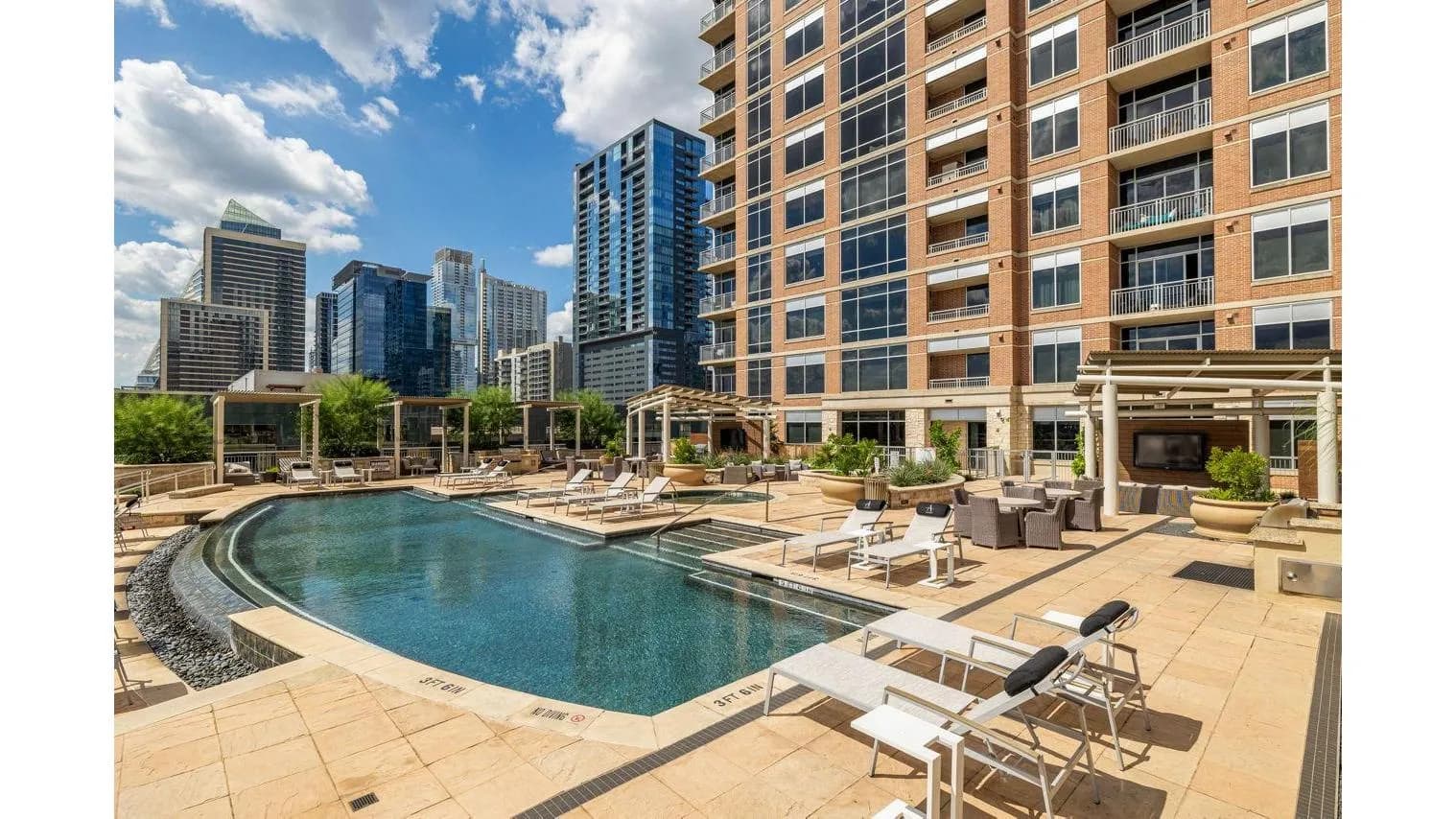 amenities-pool