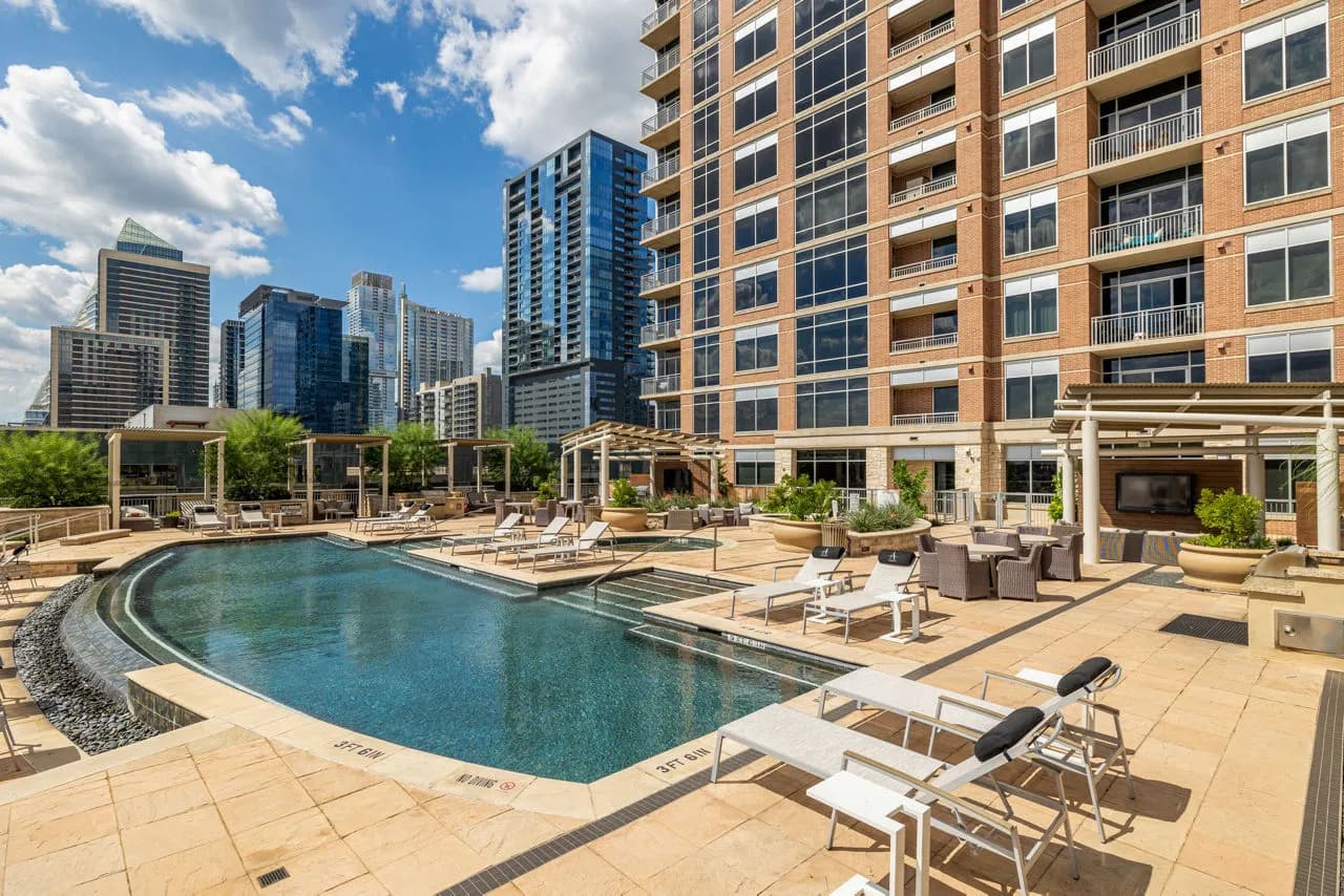 amenities-pool-2