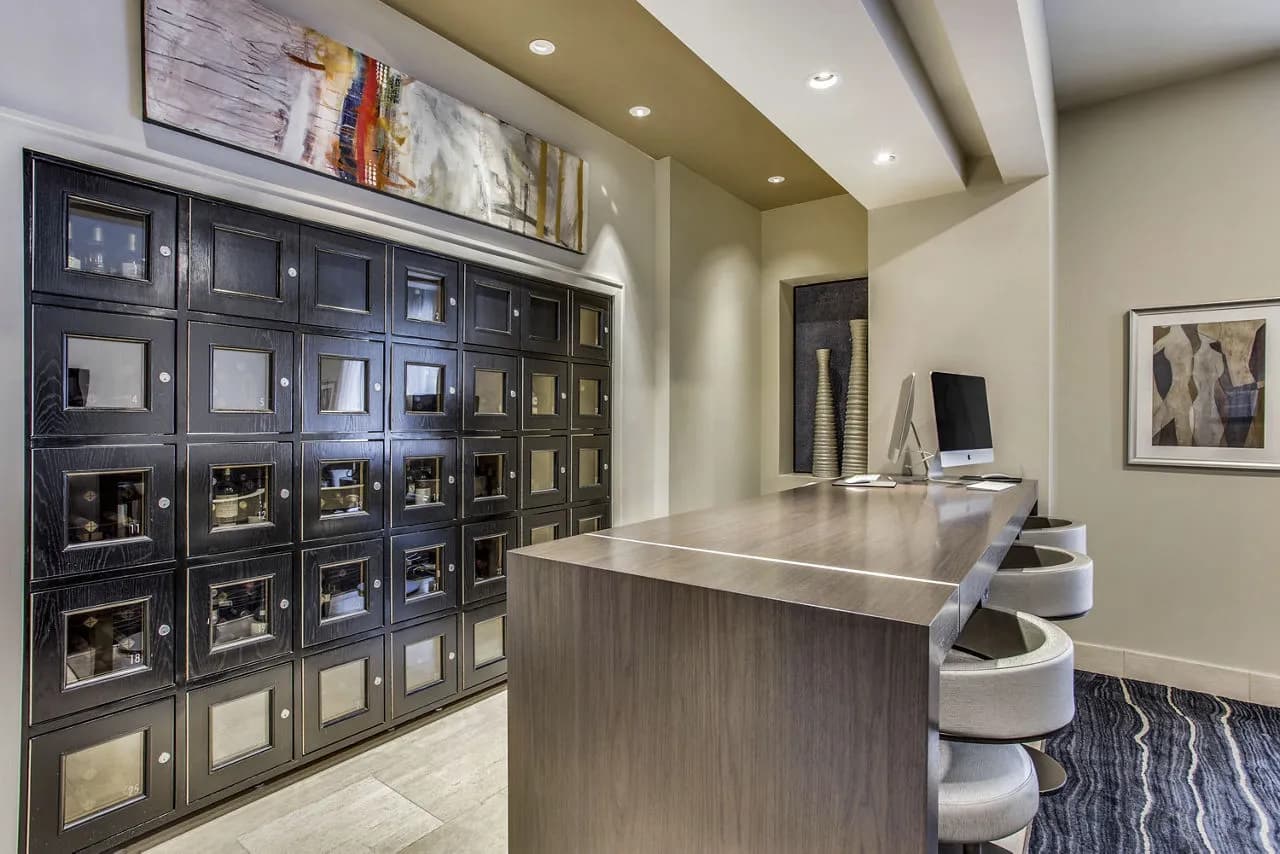 amenities-winelockers