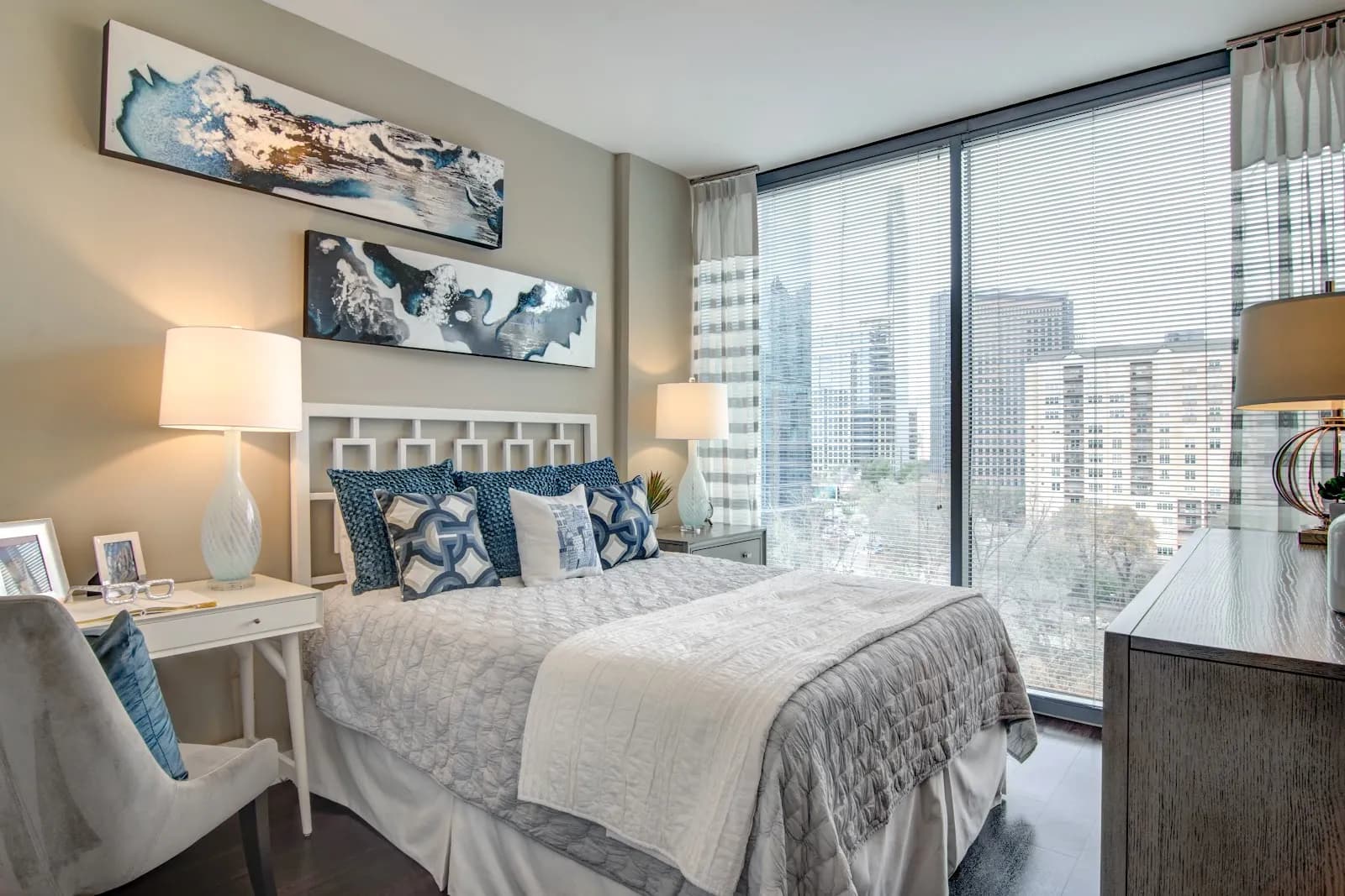 bedroom-queenbed