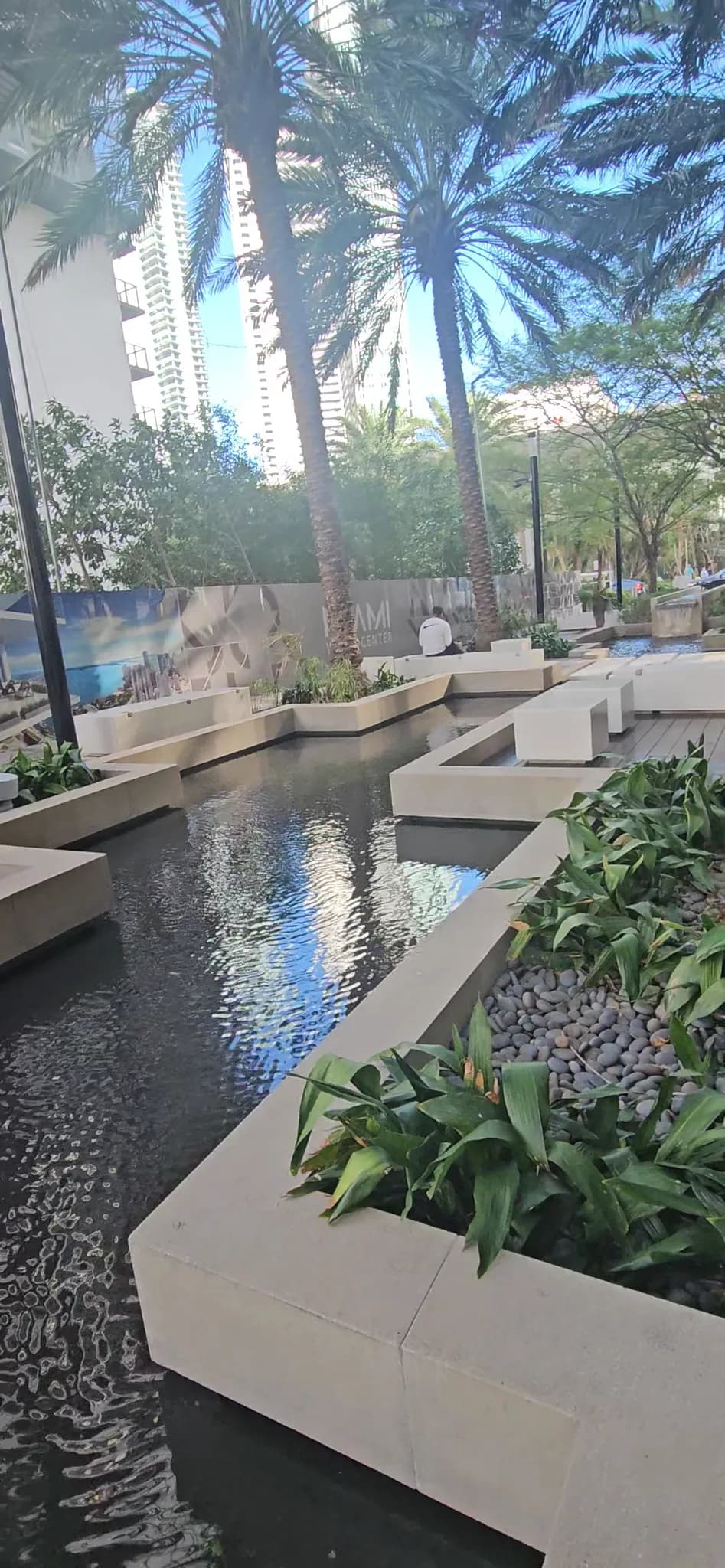 amenities-courtyard