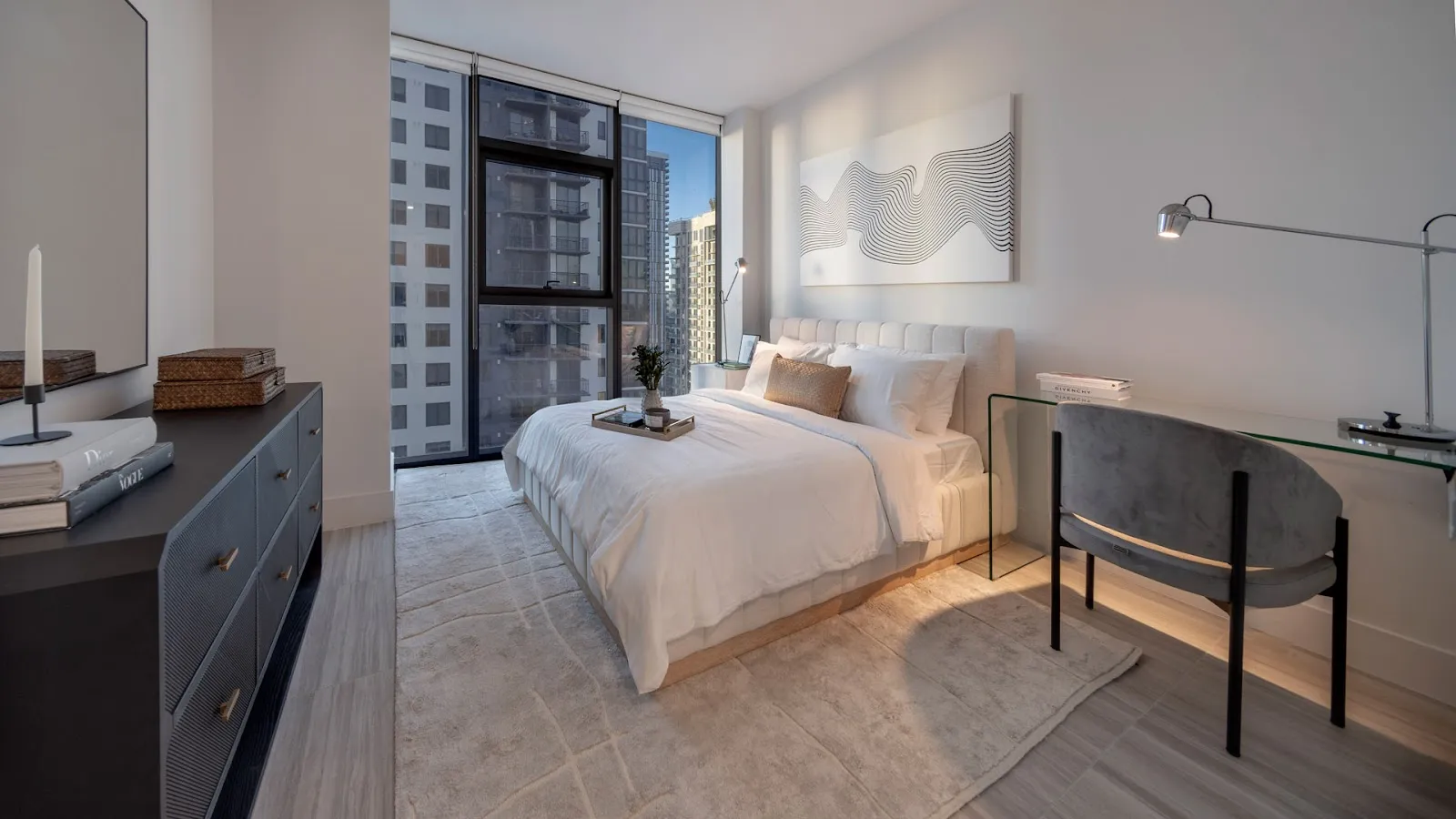 bedroom-kingbed