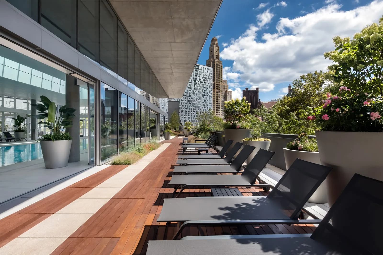 amenities-pooldeck-2
