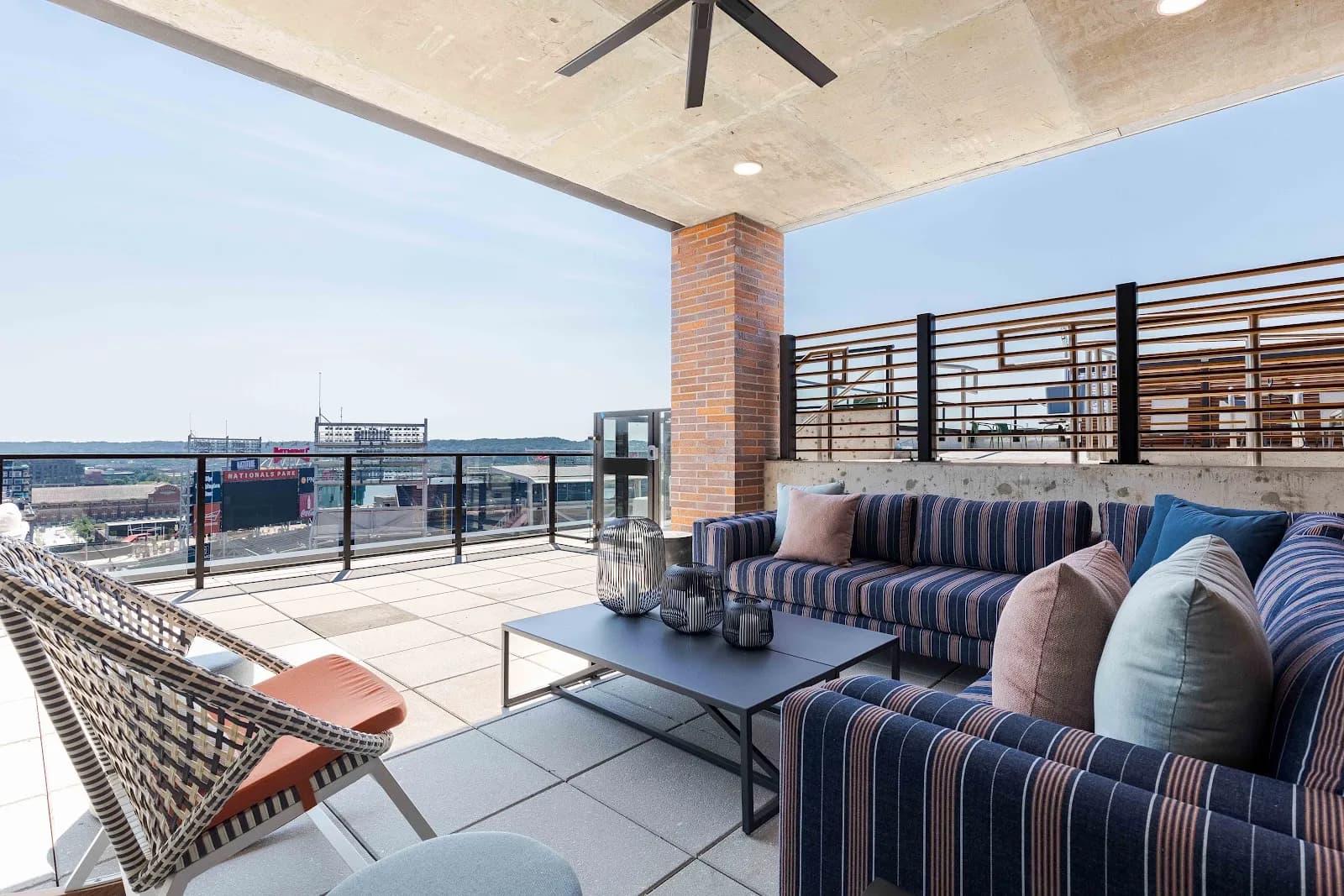 amenities-rooftoplounge
