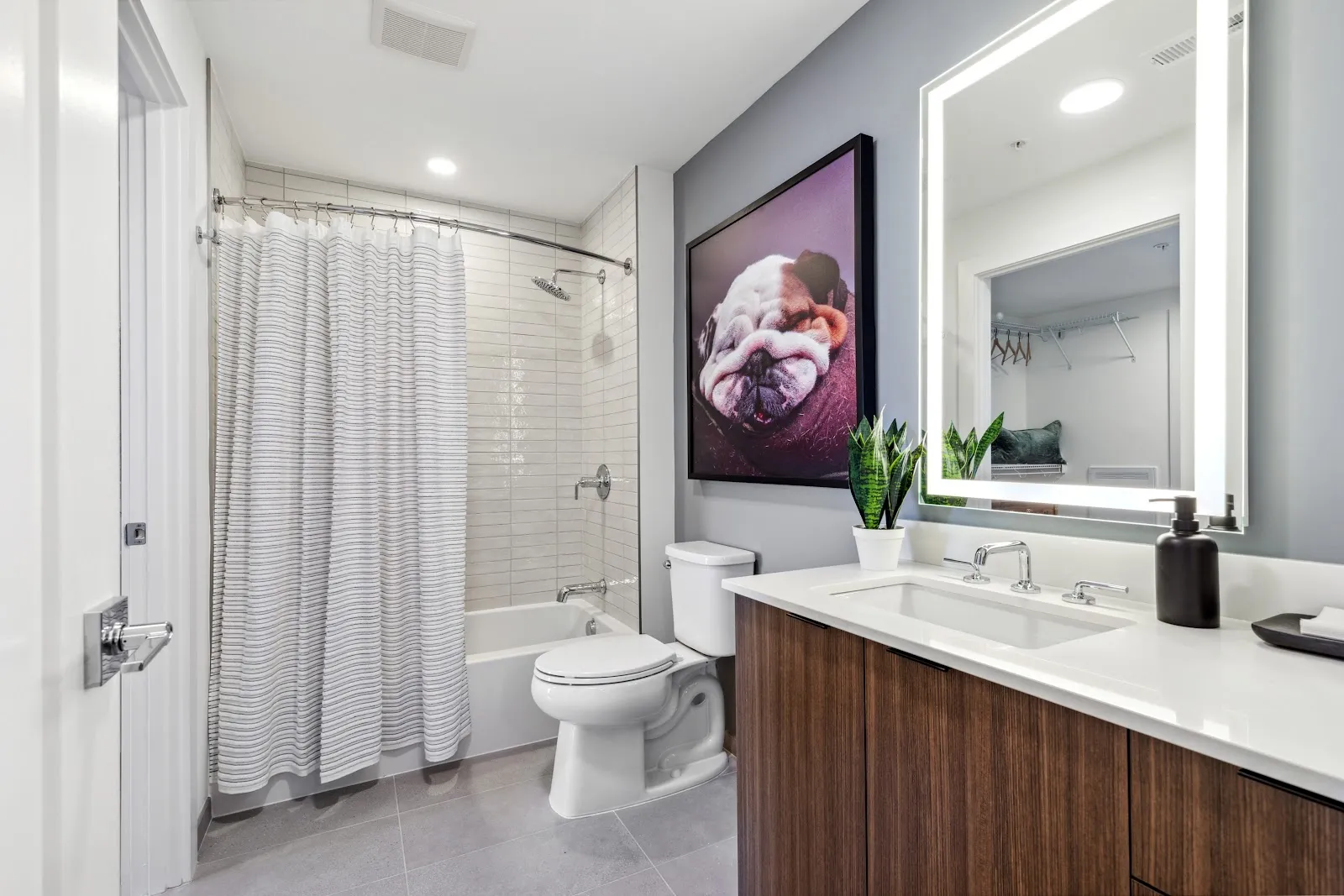 bathroom-vanity