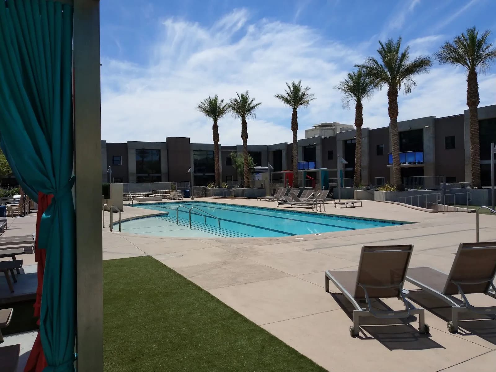 amenities-pool