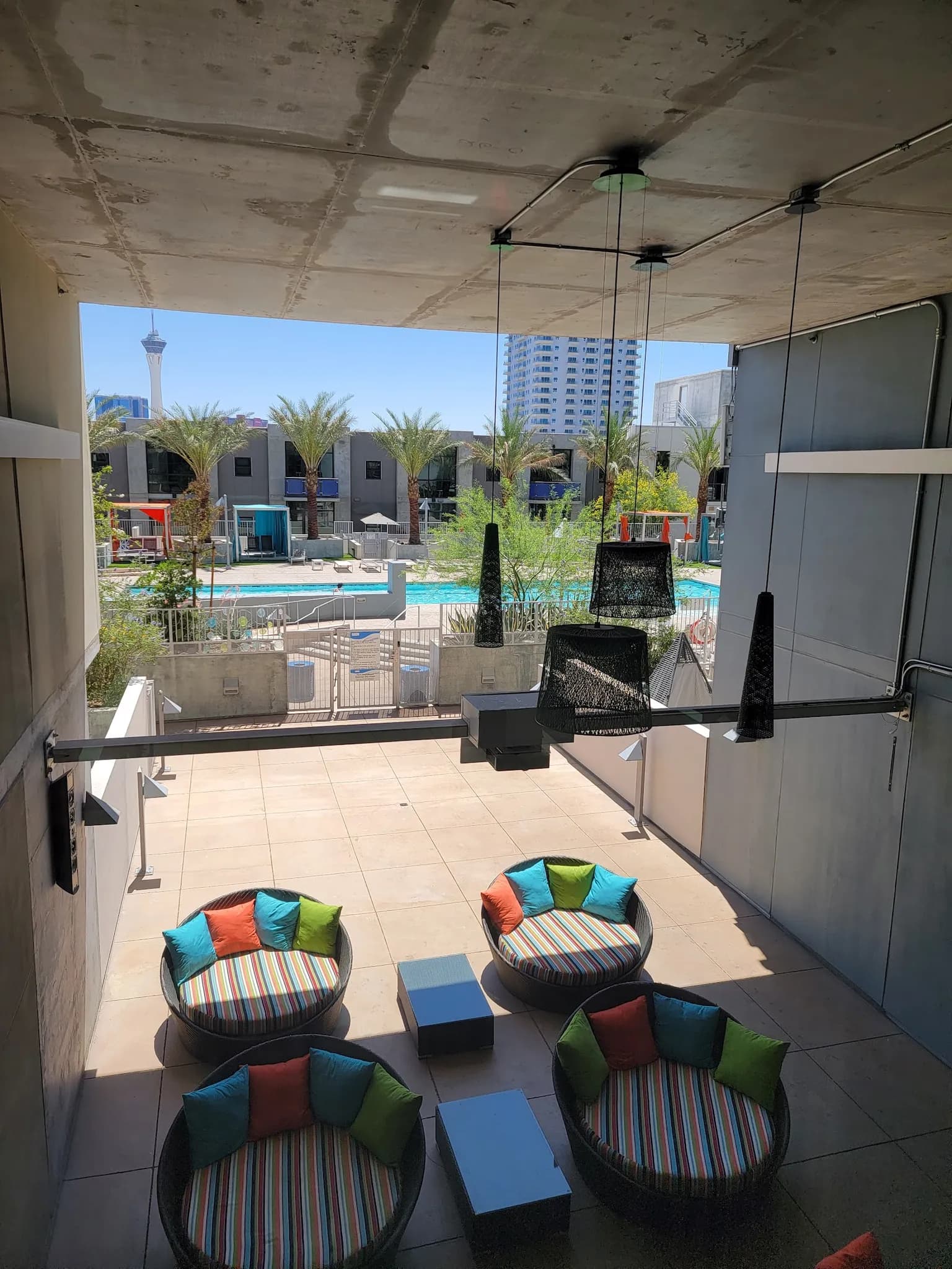 amenities-poolview