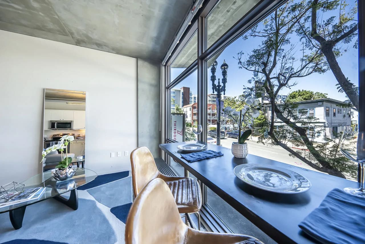 dining-windowbar