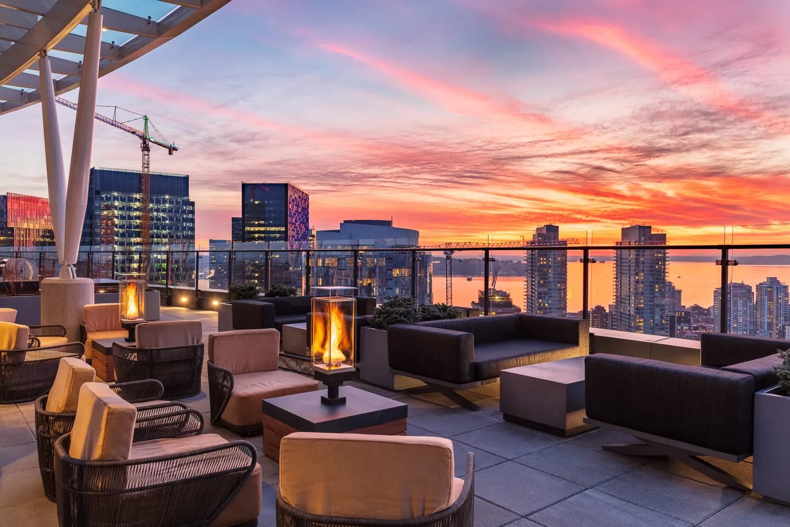 amenities-rooflounge