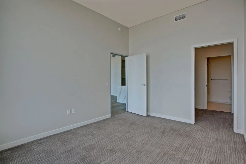 bedroom-emptybedroom