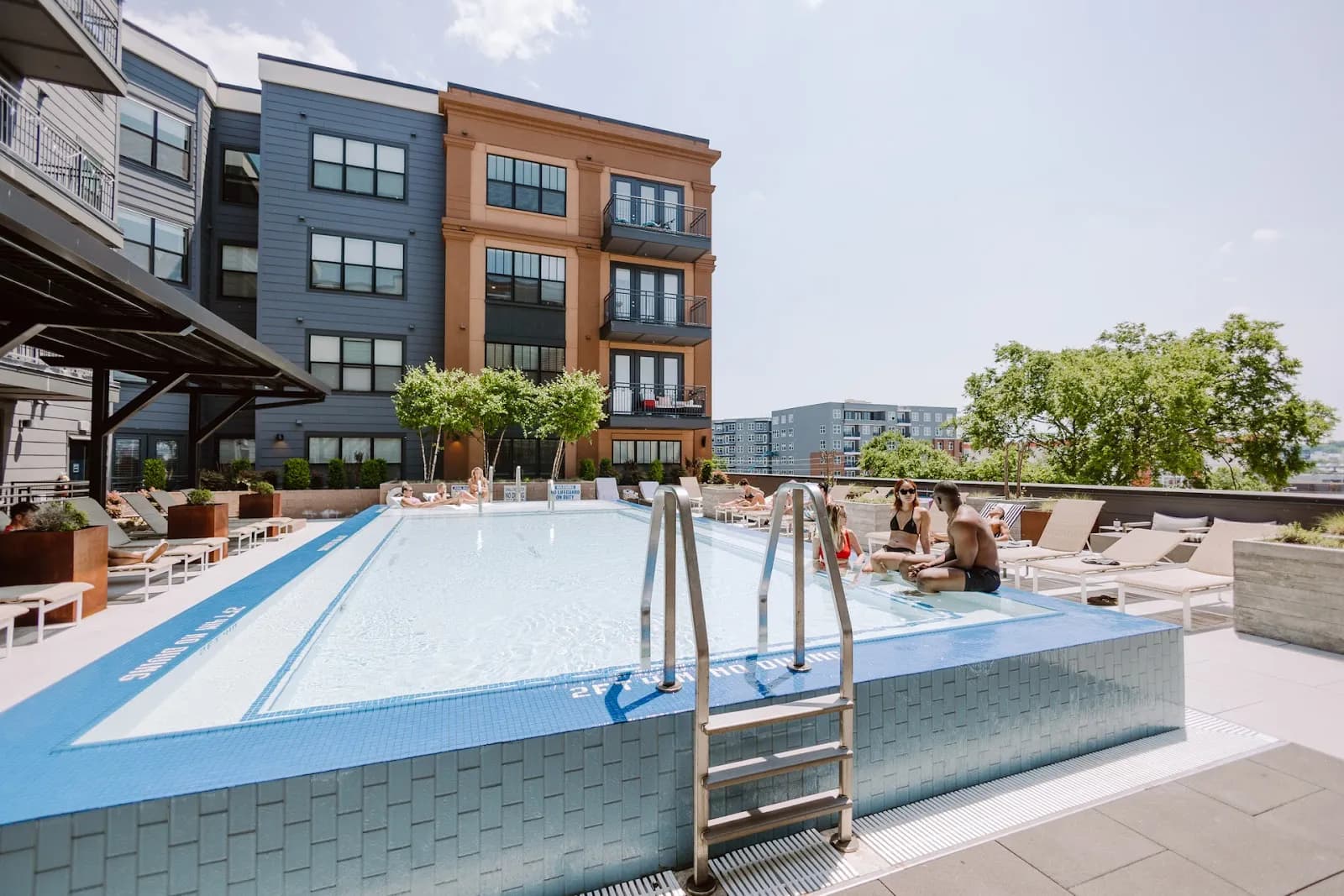 amenities-pool