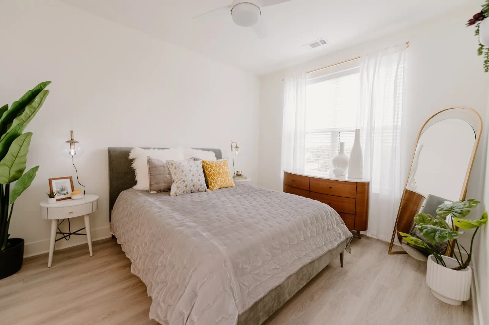 bedroom-stagedbedroom