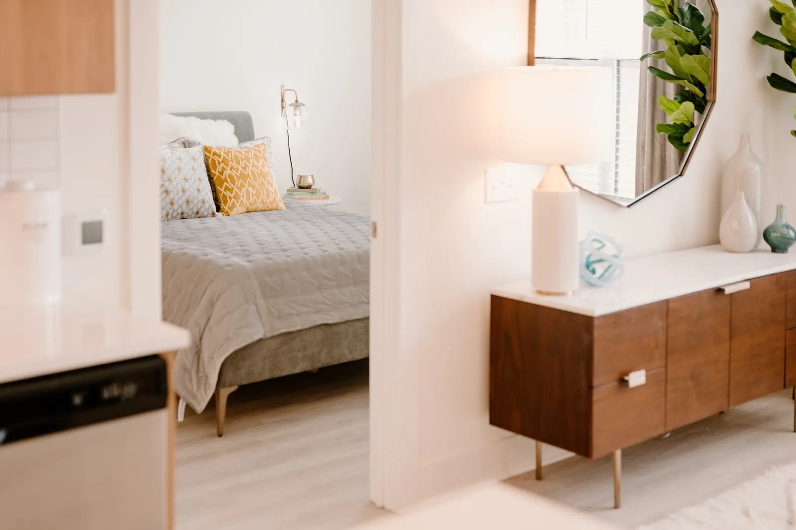 interior-bedroomentry