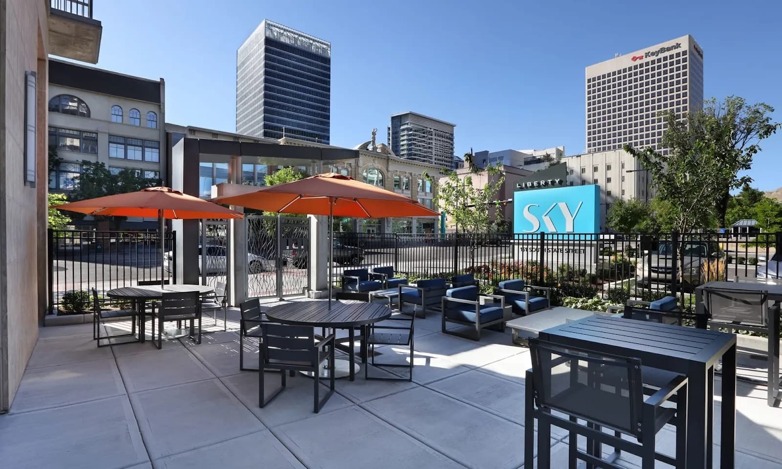 amenities-courtyard