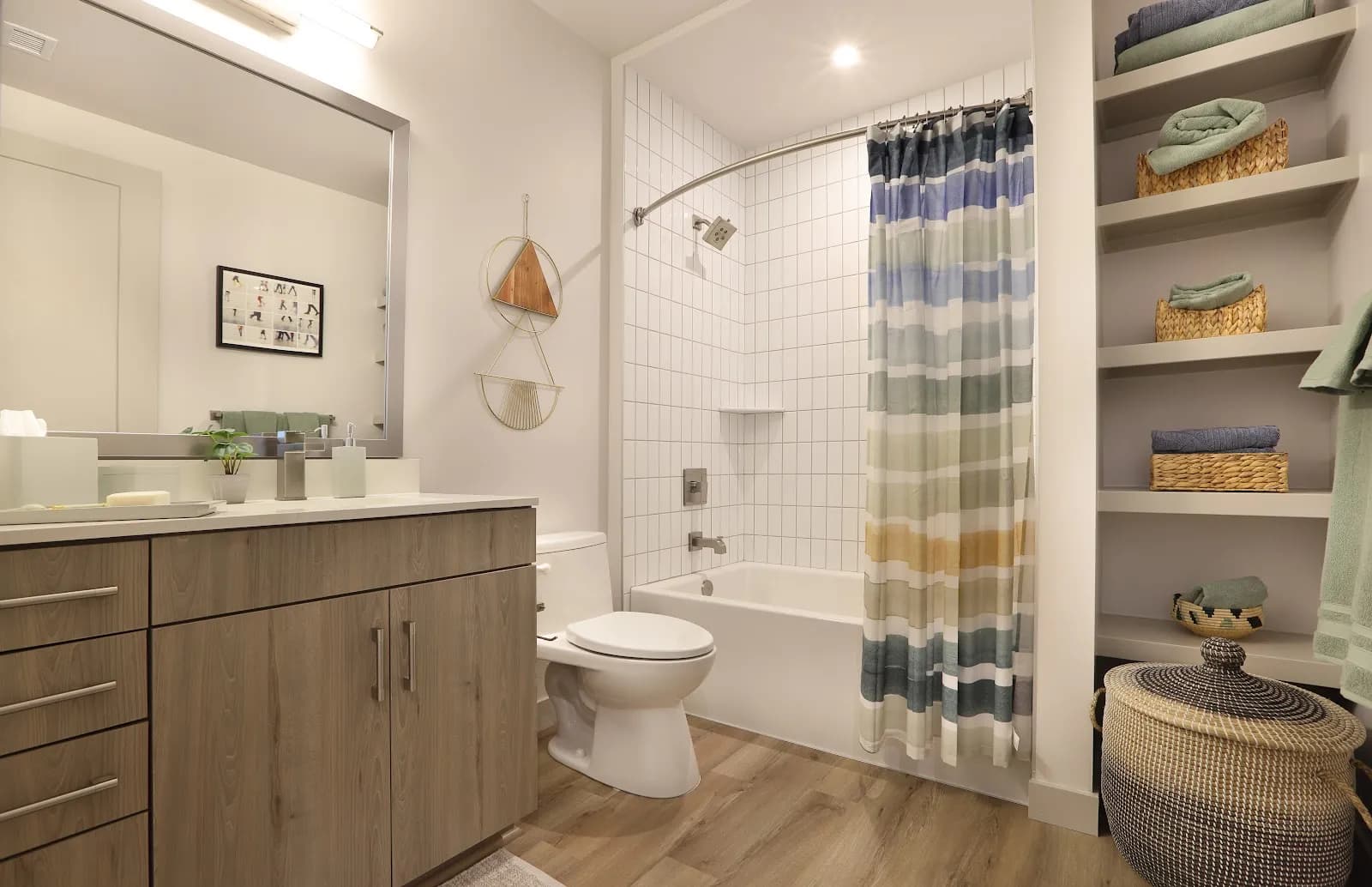 bathroom-bathroom