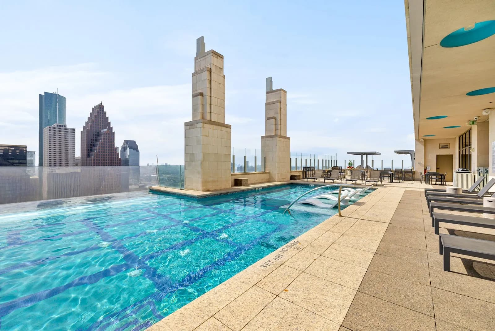 amenities-pooldeck