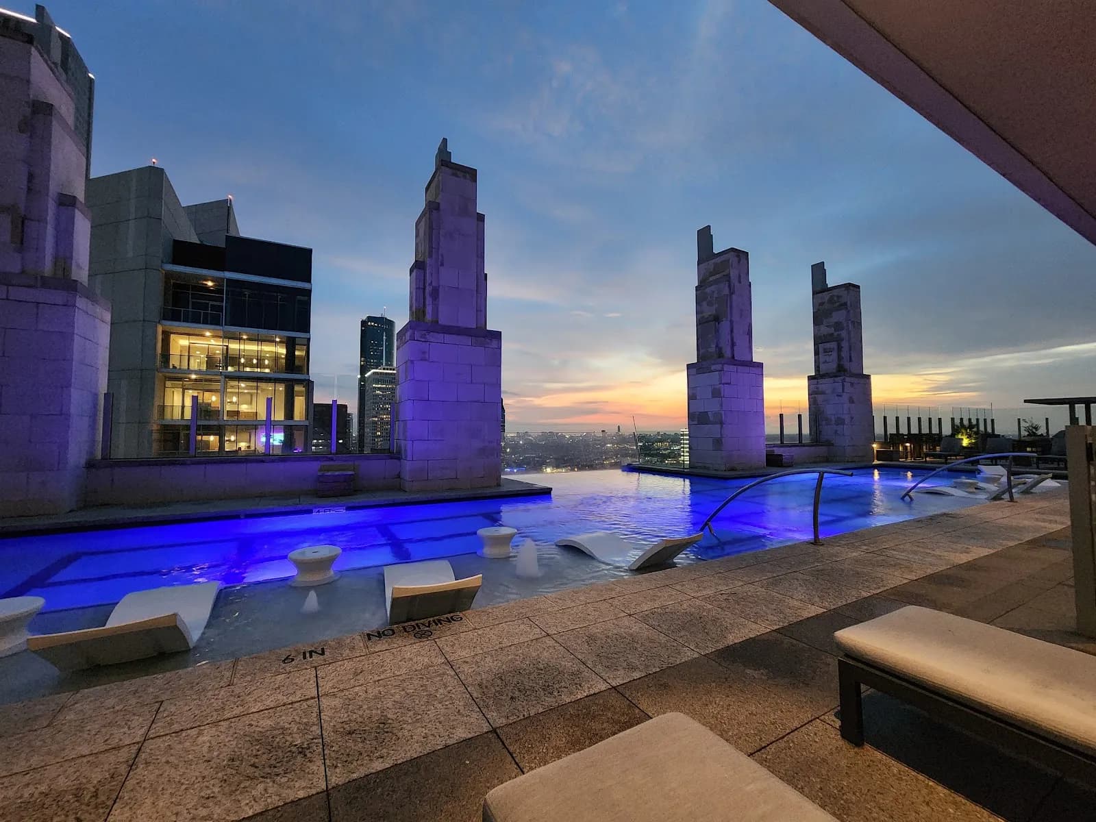 amenities-poolsunset