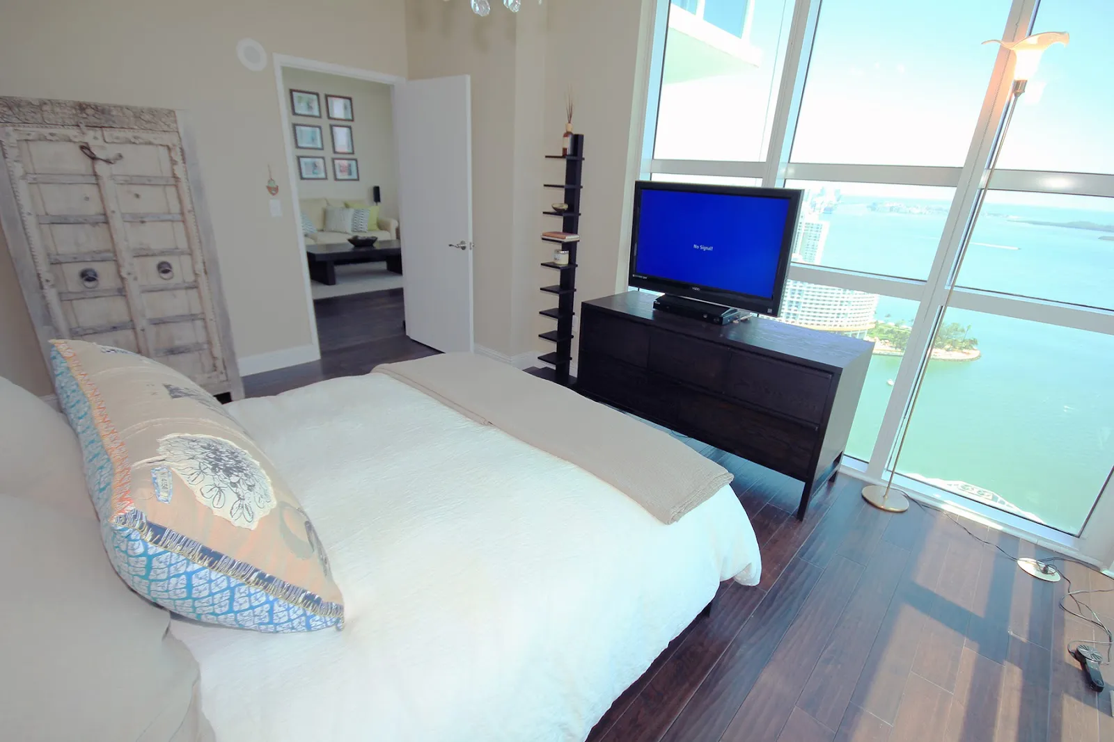 bedroom-waterfrontbedroom