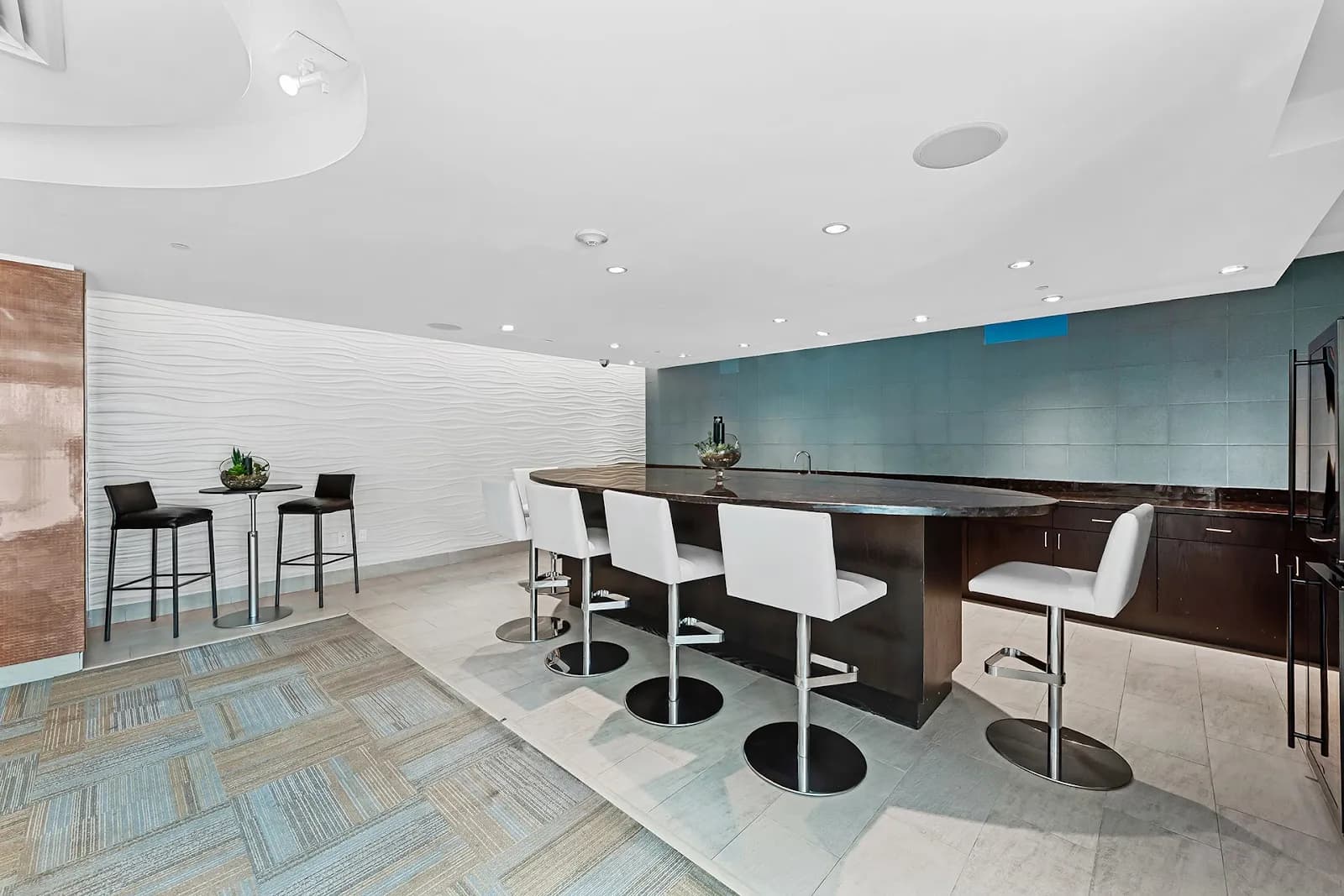 dining-clubkitchen
