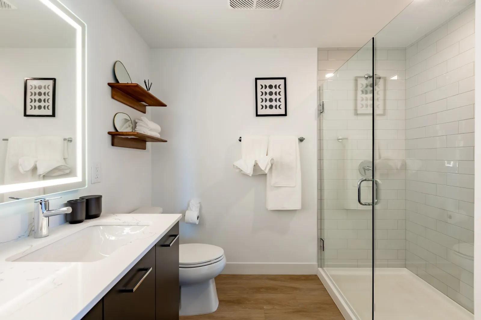 bathroom-glassshower