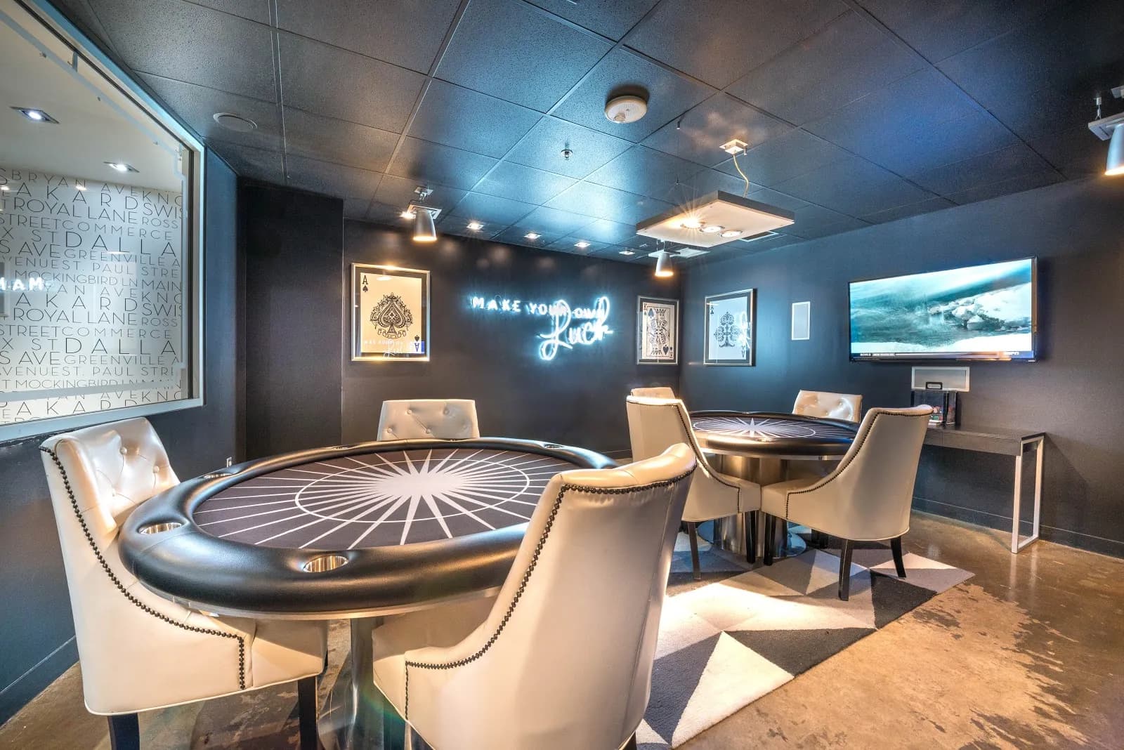 amenities-pokertable