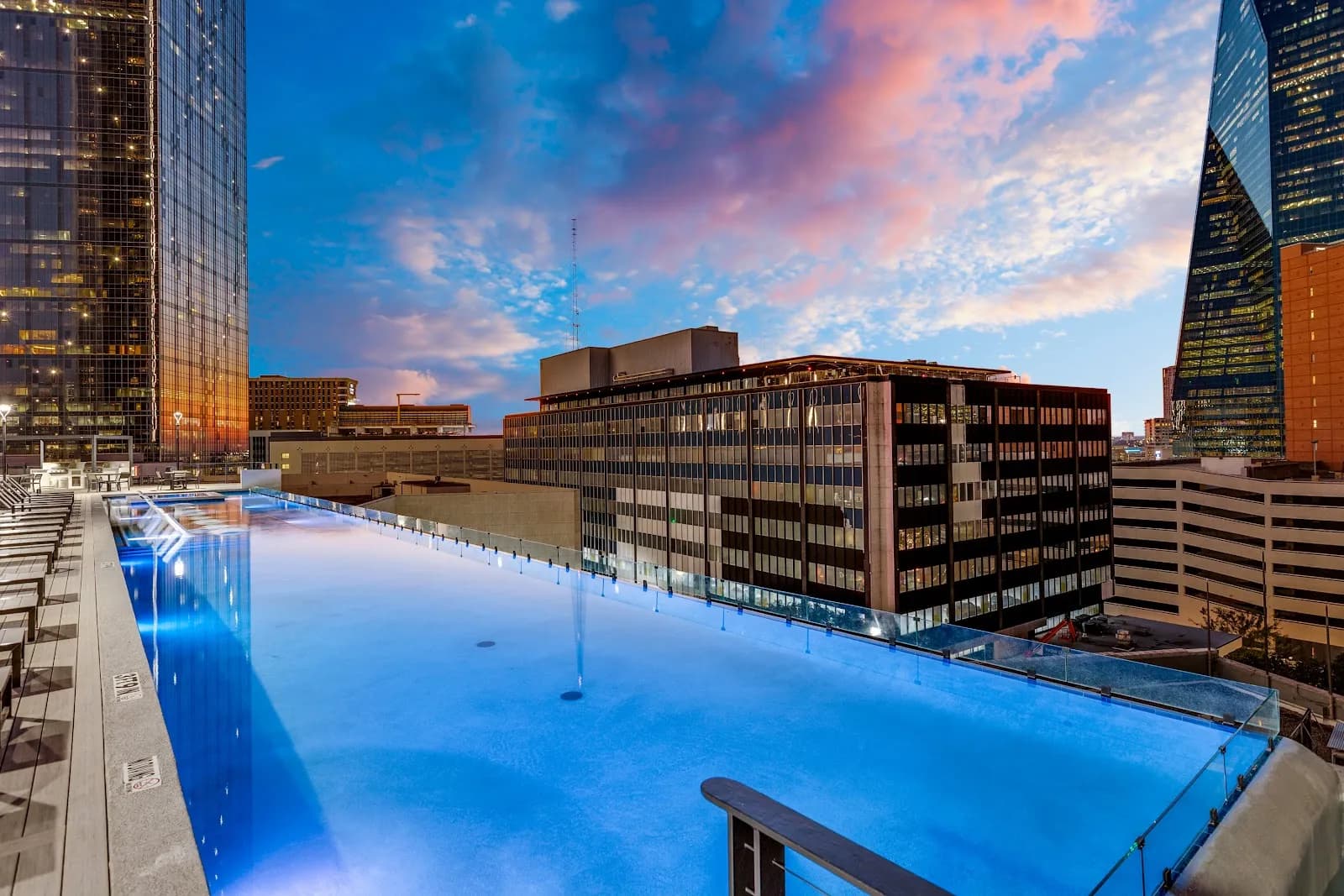 amenities-pool