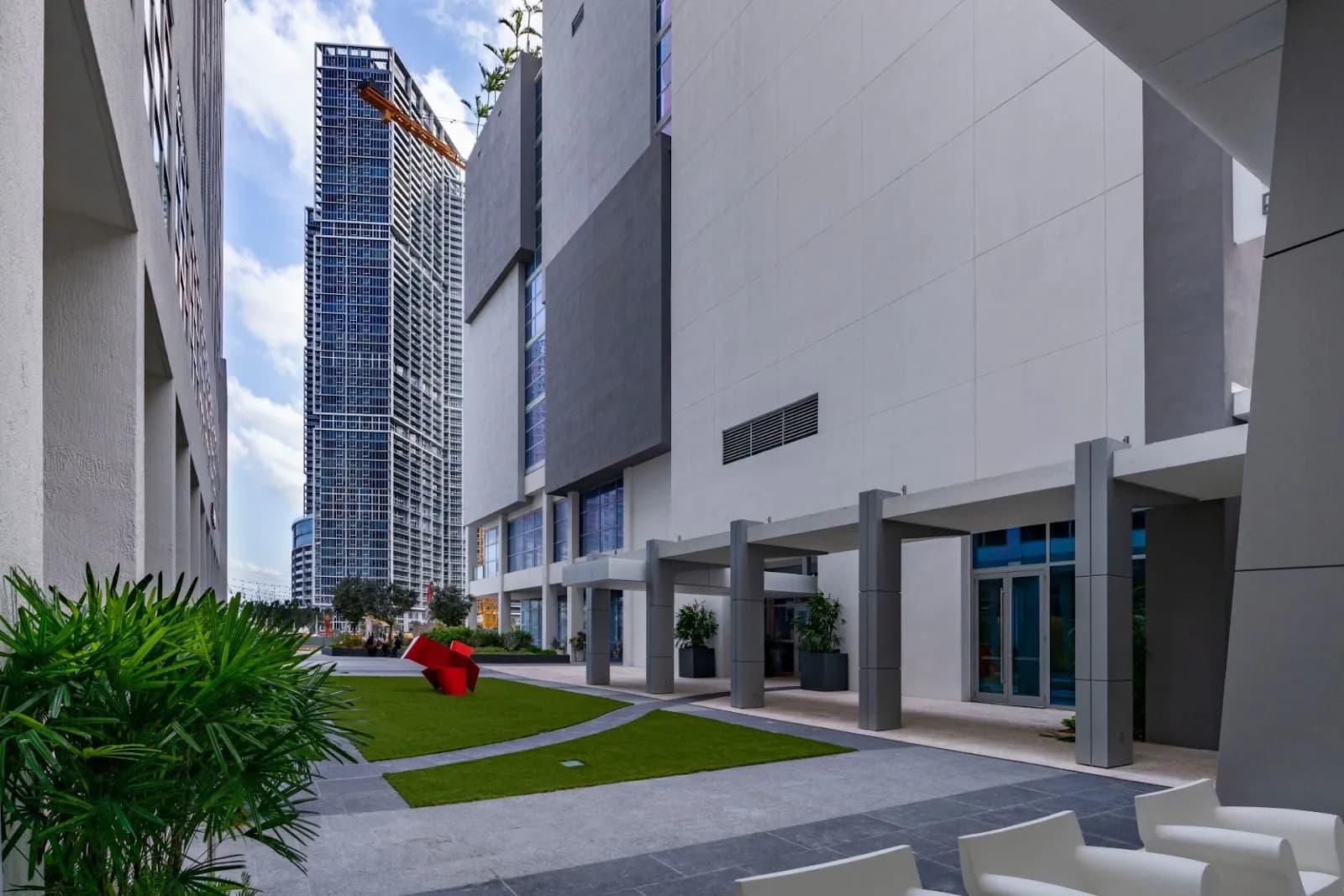amenities-courtyard