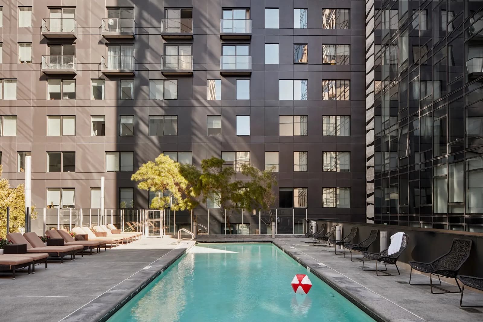 amenities-pool