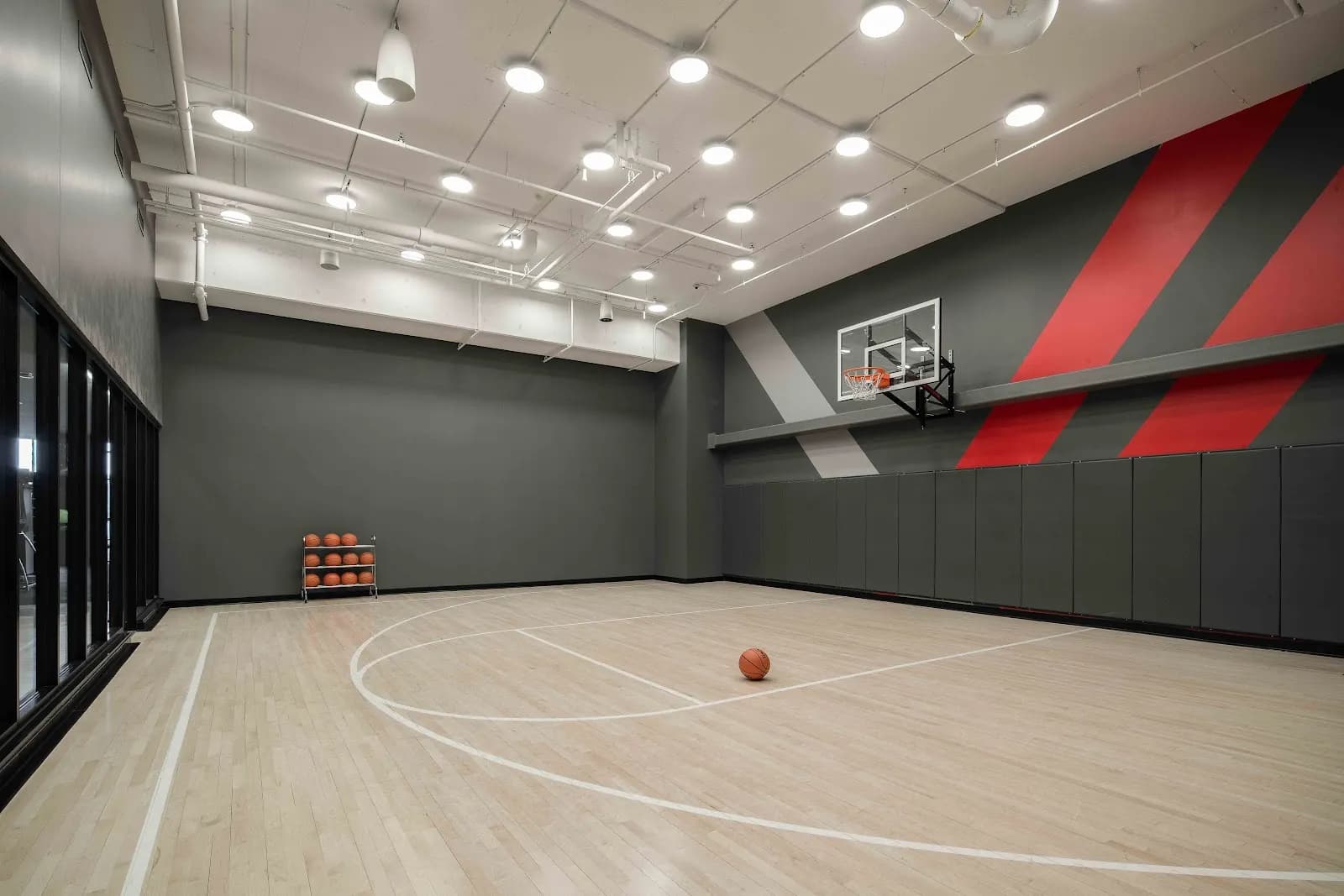 amenities-basketballcourt