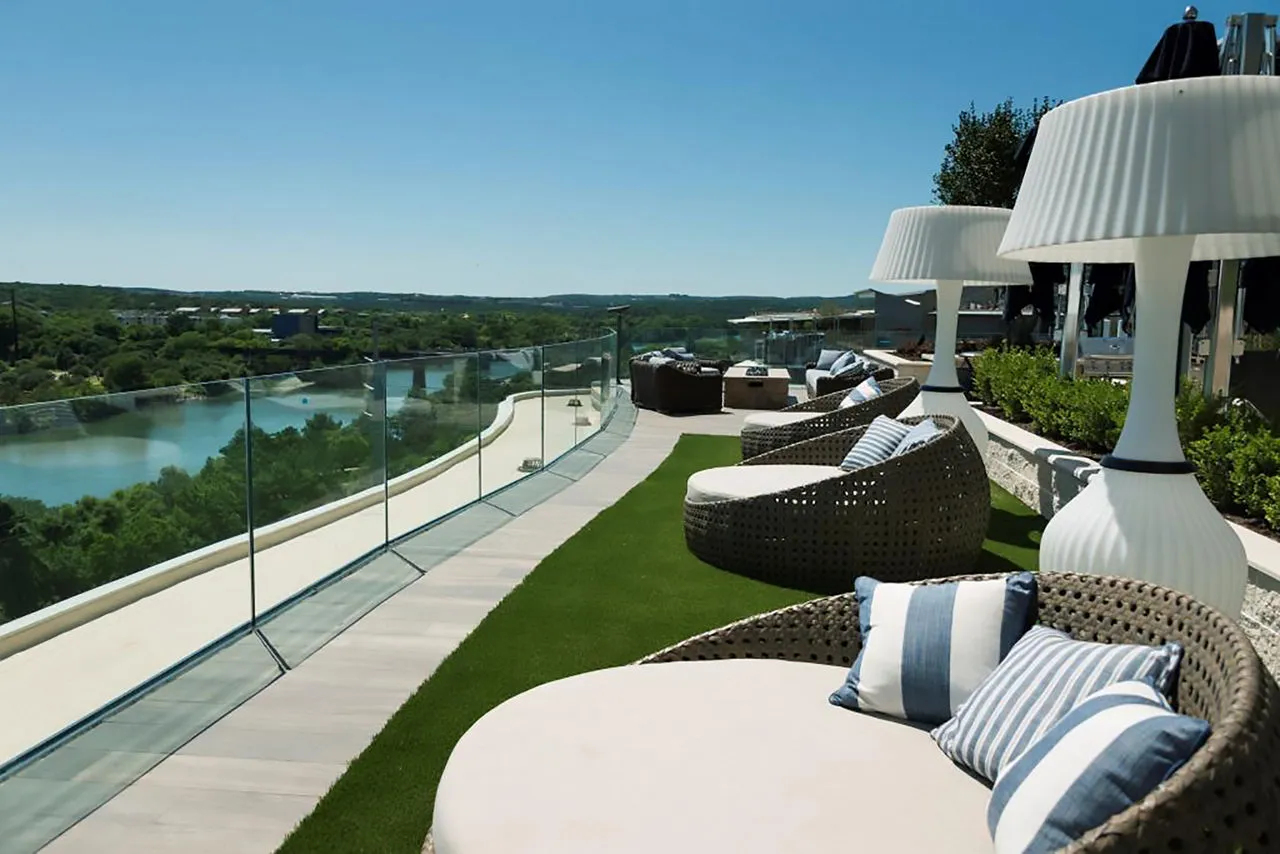 amenities-rooftoplounge
