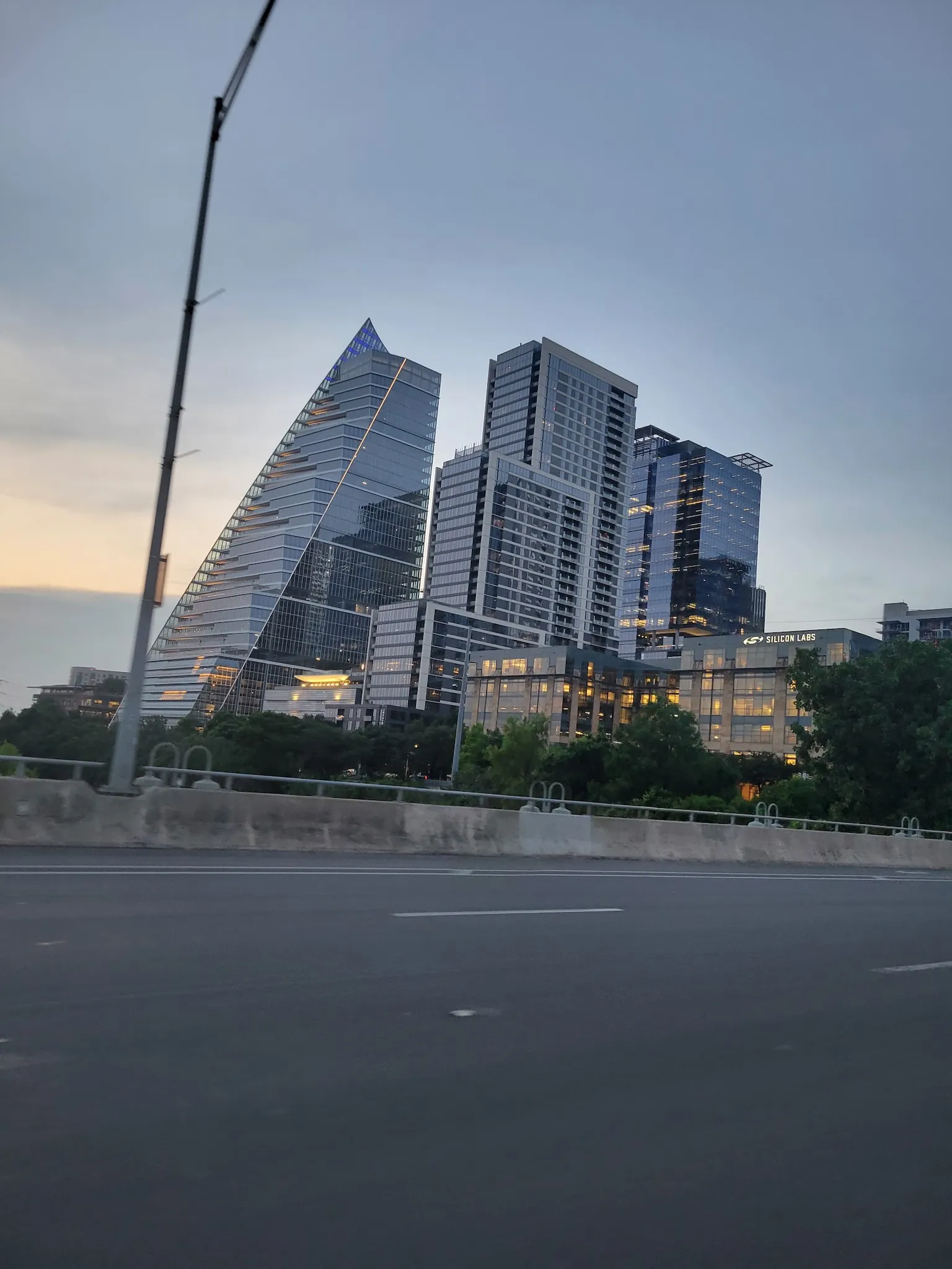 exterior-highwayview