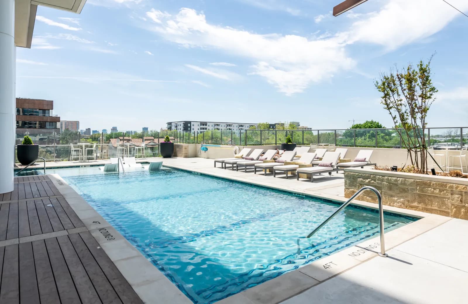 amenities-pool