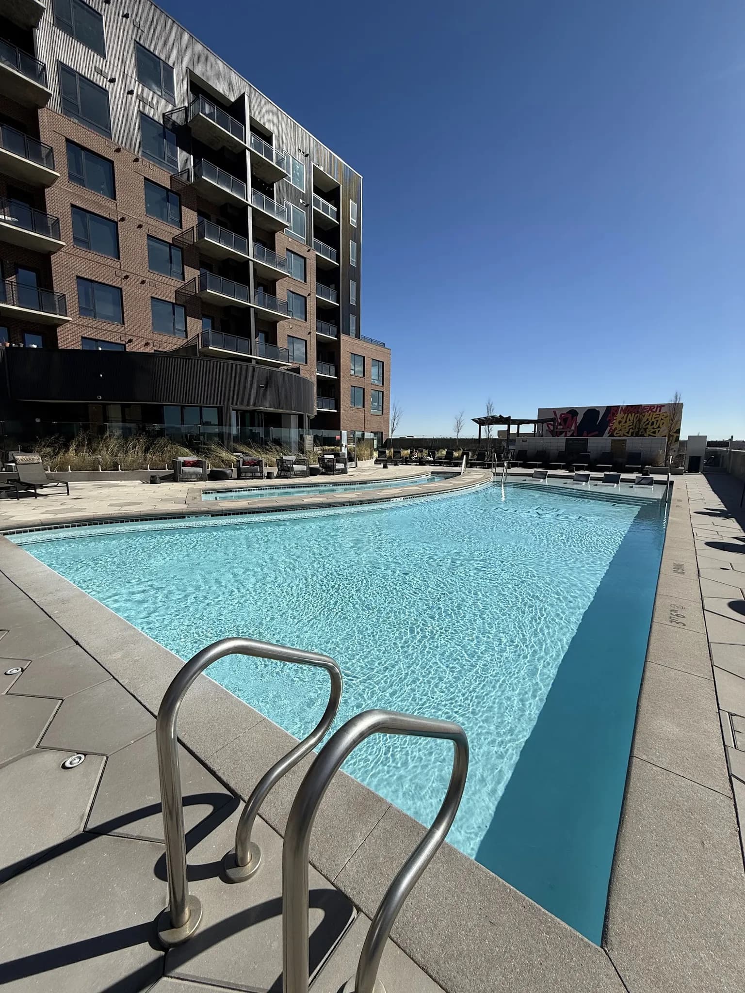 amenities-poolday