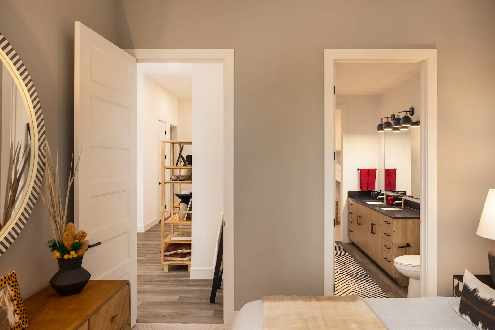 bedroom-bedroombath